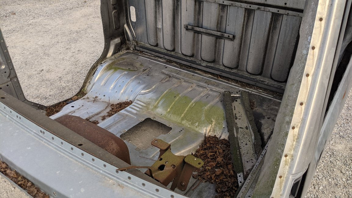 Damaged Freightliner M2 Day Cab Shell #19