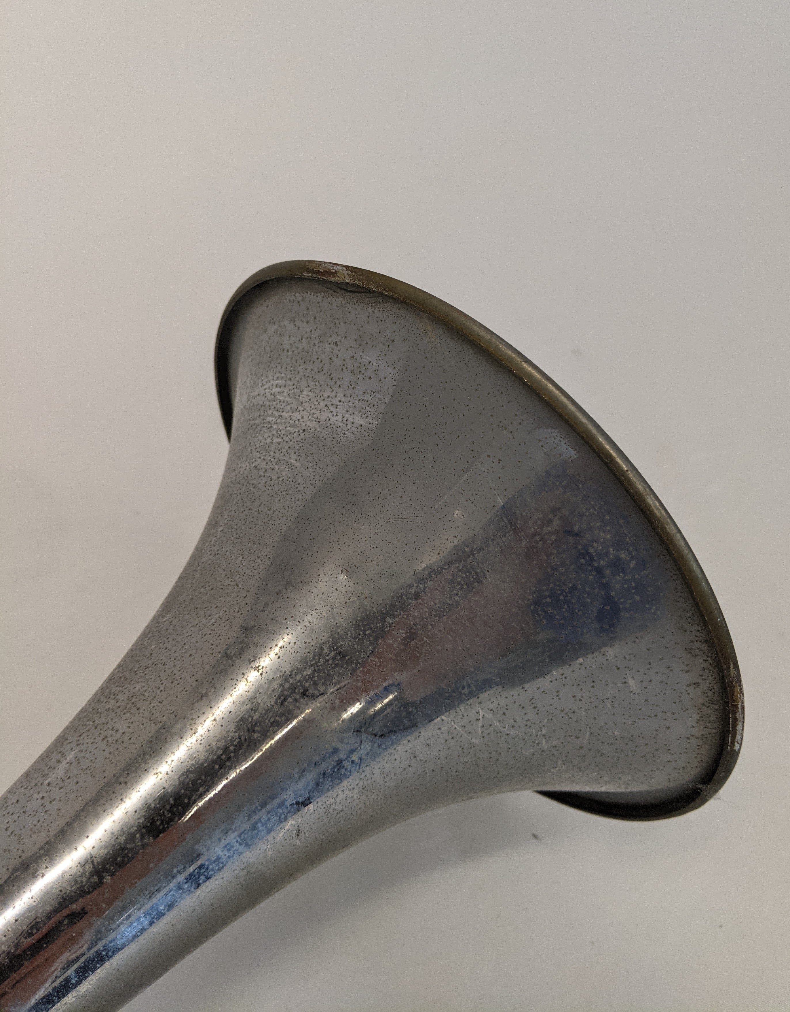 Used Grover Products Co. 30 Inch Bright Round Air Horn w/o Shield (10096608280892)