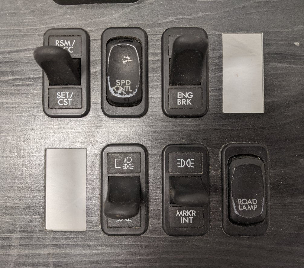 Used Freightliner Columbia Auxiliary Instrument Dash Panel -P/N  22-45867-010