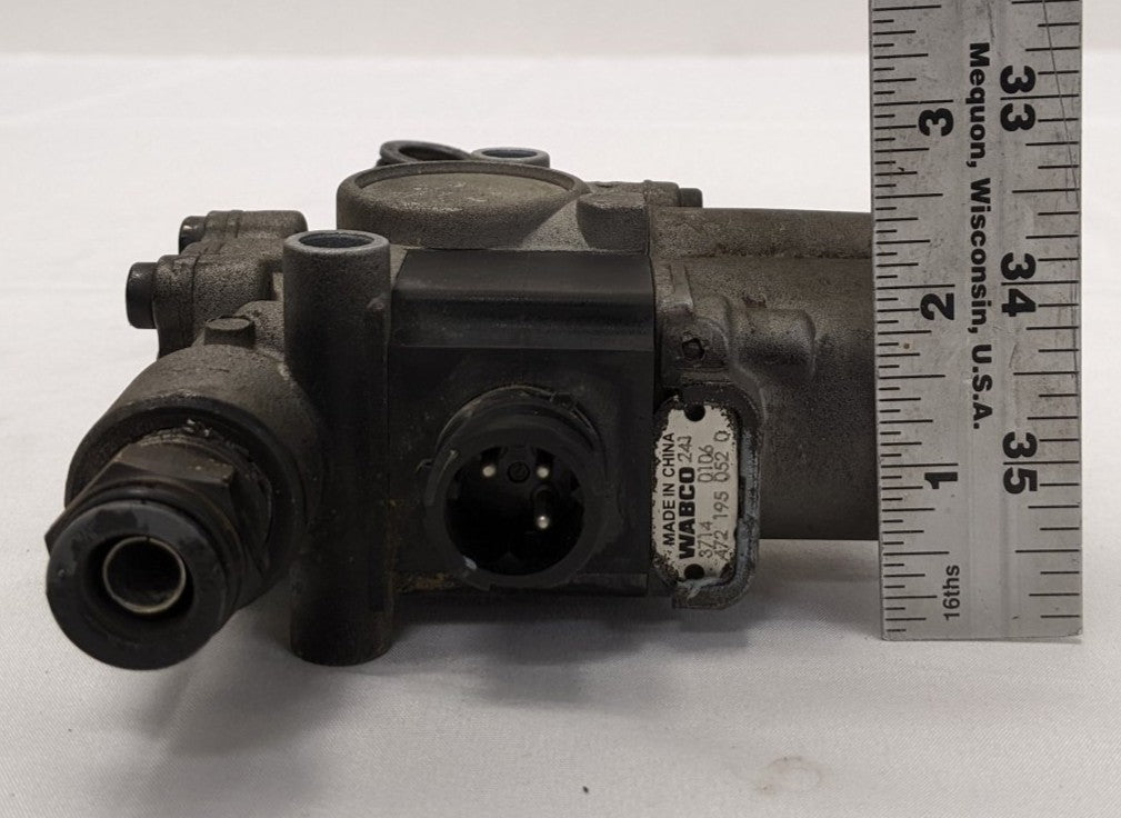*Lot Of Two* Used Wabco ABS Modulator Relay Valve - P/N: WAB4721950520