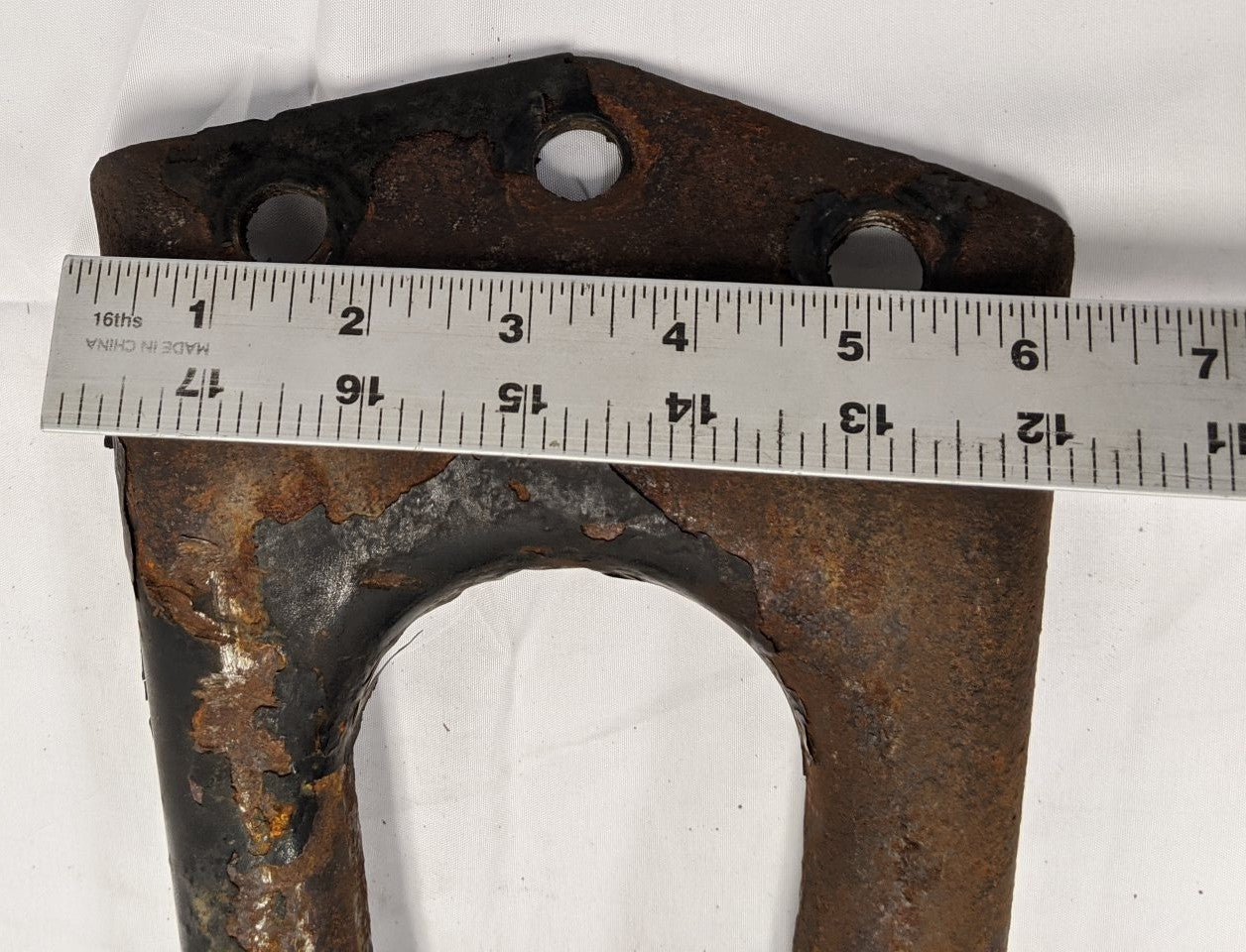 *Rusty* Freightliner Cascadia P3 RH Engine Crossmember Bracket -P/N 15-23711-005