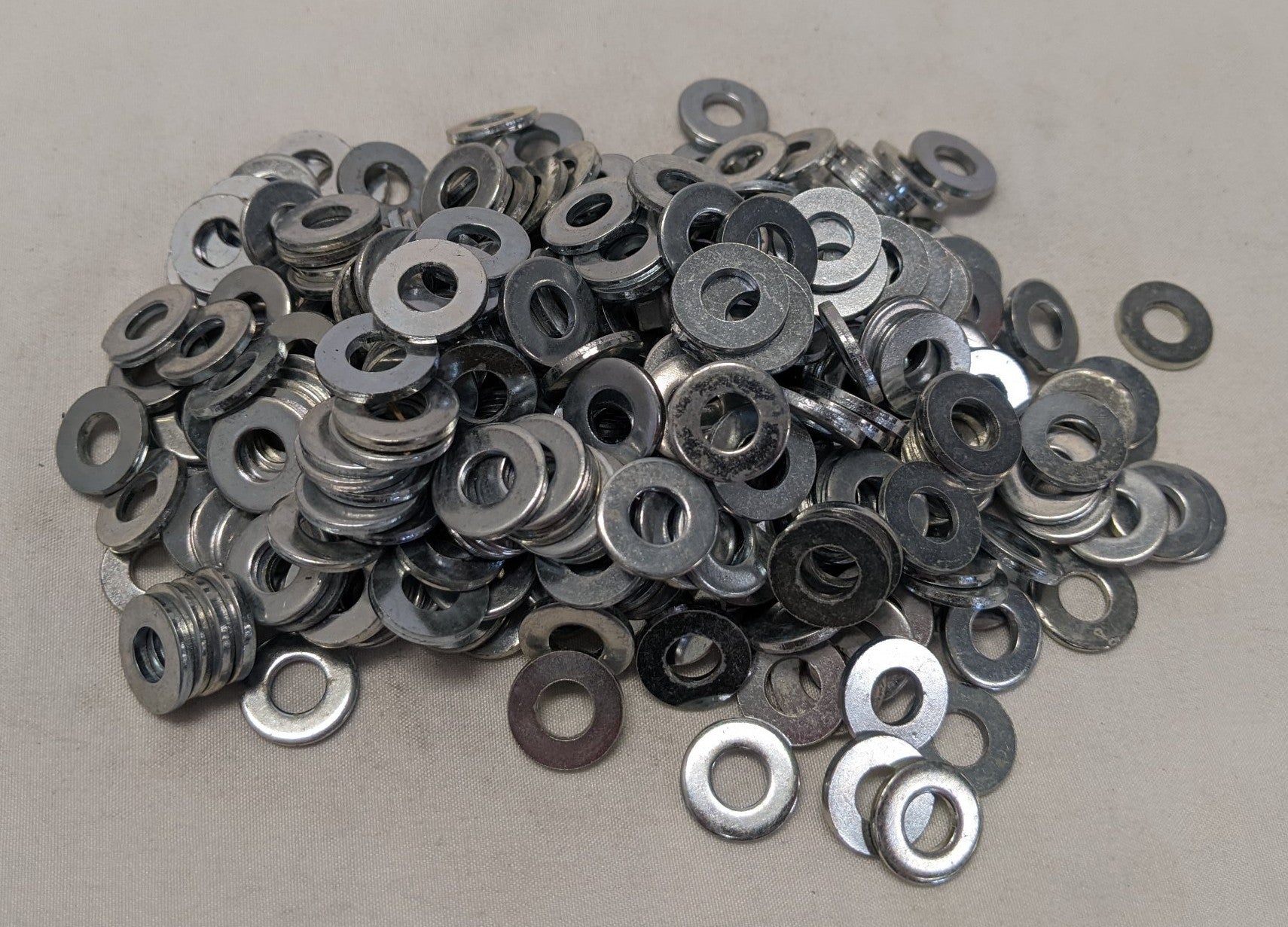 300 Zinc Coated Steel Flat Washers 1/4"