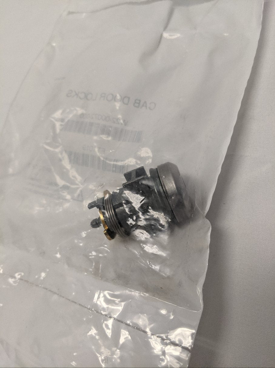 Freightliner 4-Key Cab & Ignition Lockset | W22-00072-000