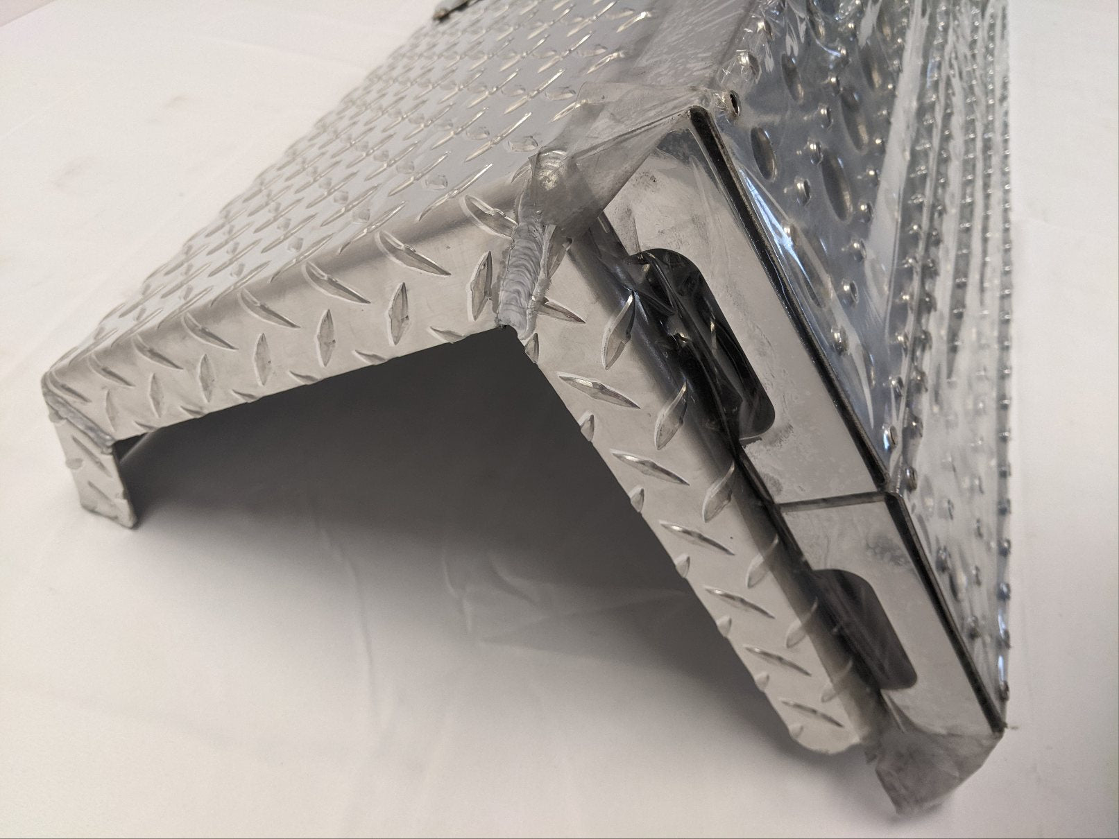 Freightliner 900 Series Step Lid Assembly No Lock | A22-60615-911