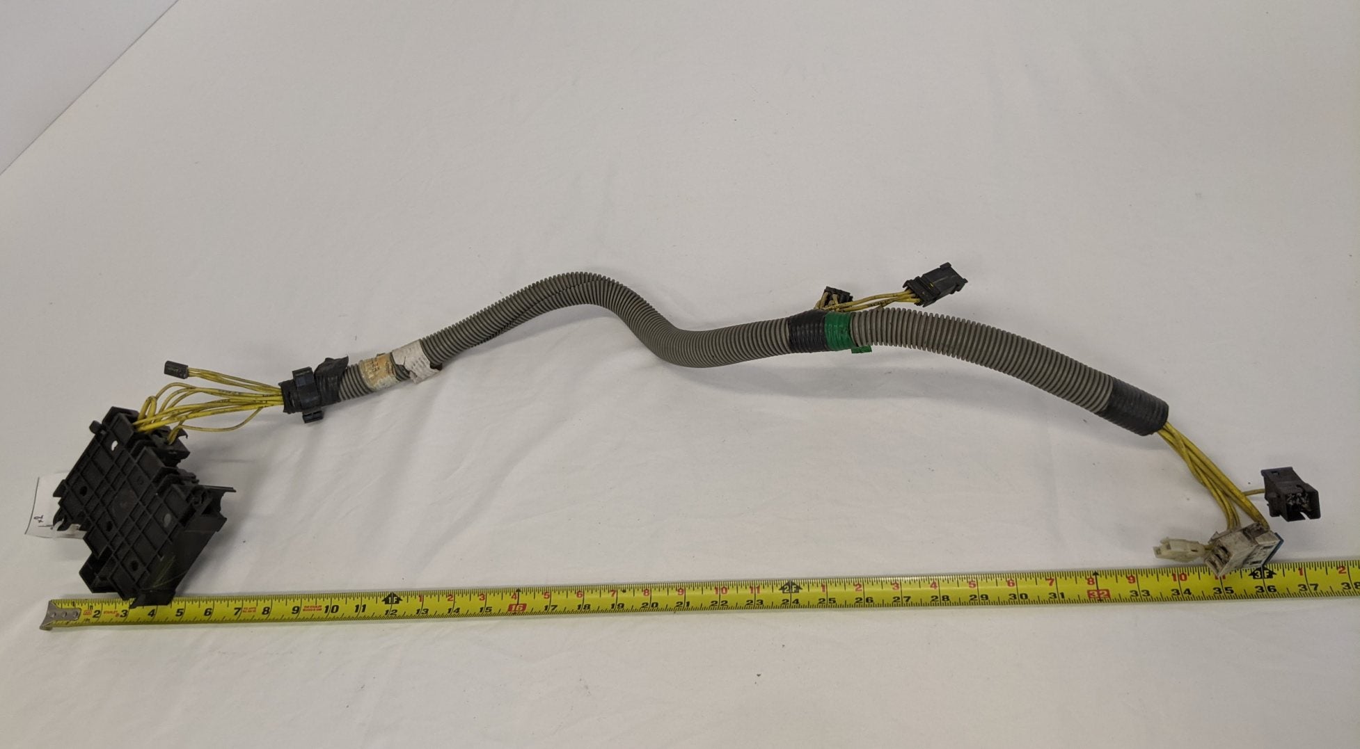 Used Freightliner Power Distribution B-Pillar Wiring Harness - P/N A06-22144-000 (10097195385148)