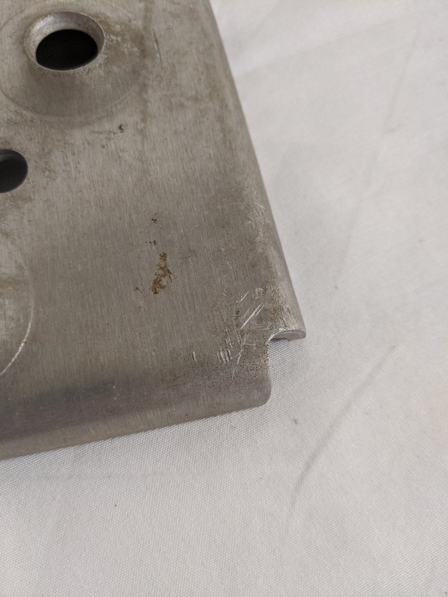 Used Freightliner 19 ¾" x 13 ¾" Outboard Deck Plate - P/N  22-69180-001 (6749022158934)