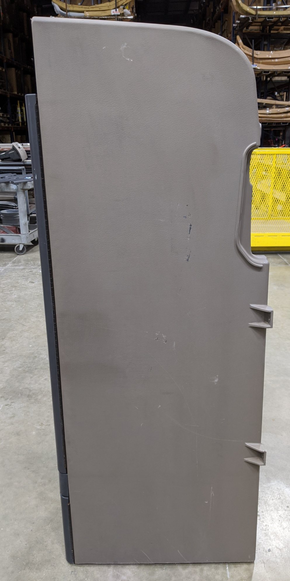 Used Freightliner Cascadia P3 Mid Roof LH Sleeper Storage Cabinet Closet (9888898318652)