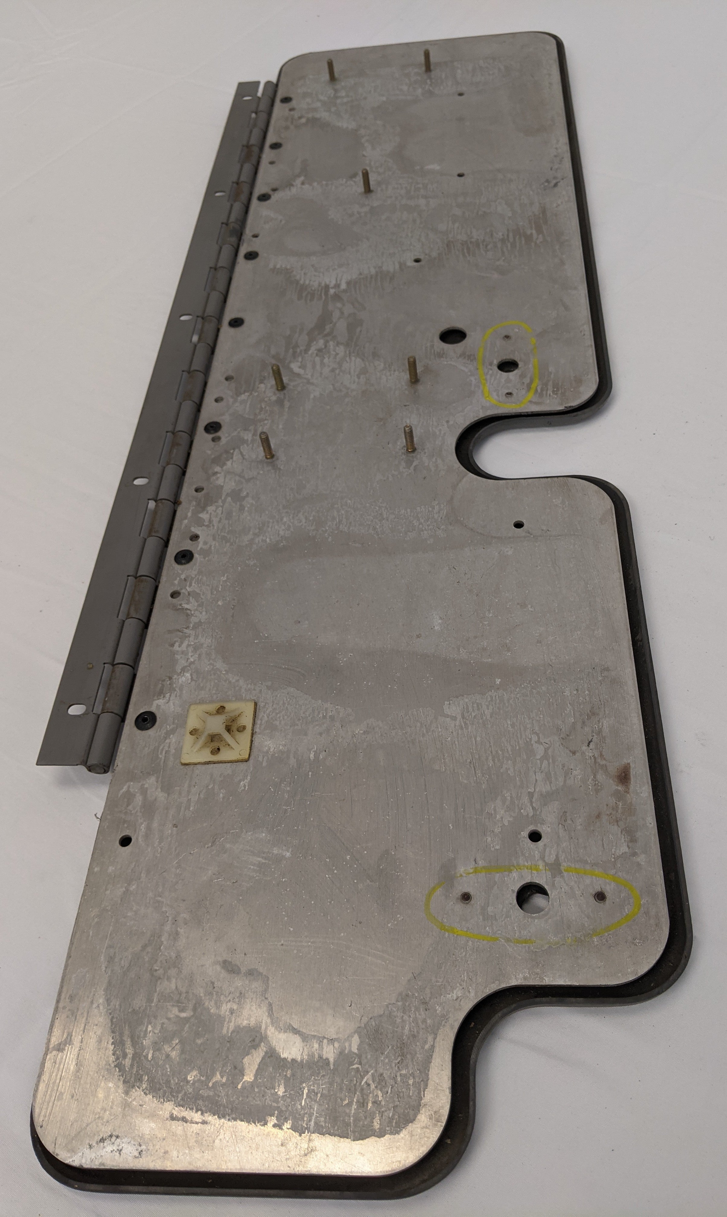 Used Freightliner Columbia RH B-Pillar Electrical Access Door-P/N A18-33784-001 (10090917364028)