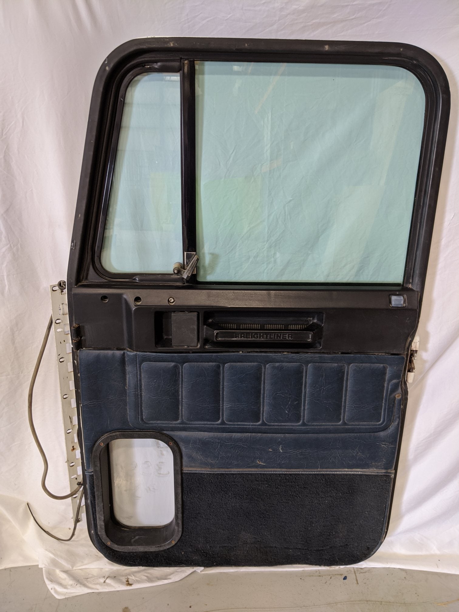 Used Freightliner FLD Classic RH Door Assembly - P/N A18-28016-009