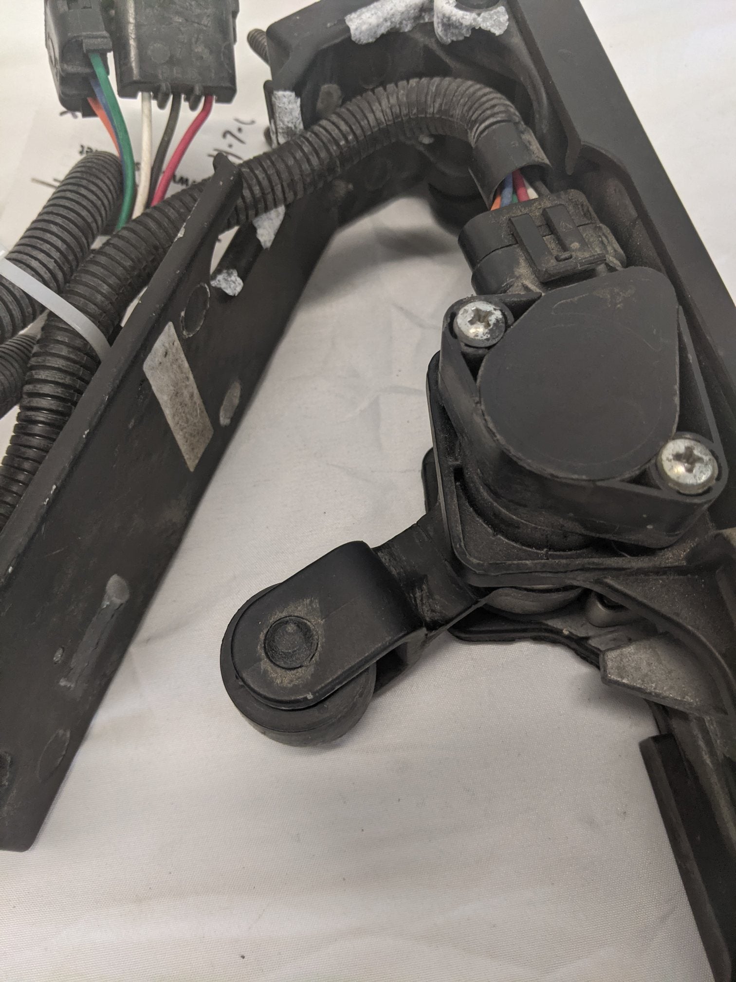 Used Freightliner FLD Classic Electric Throttle Pedal - P/N A01-22640-000