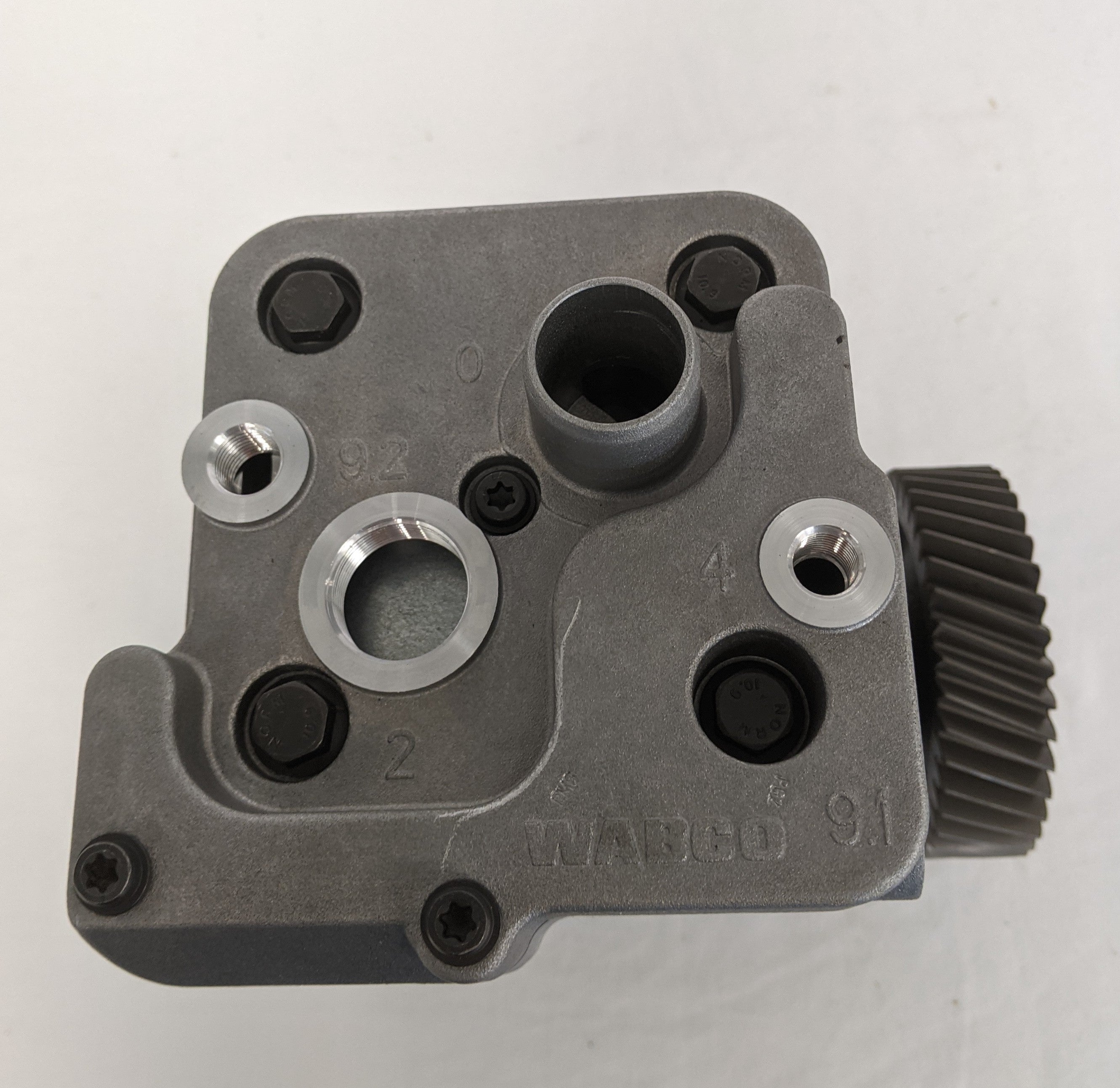 New Wabco 0M904 EURO 4/5 1 Cylinder Air Brakes Compressor - P/N DDEEA9061305915 (9945151537468)