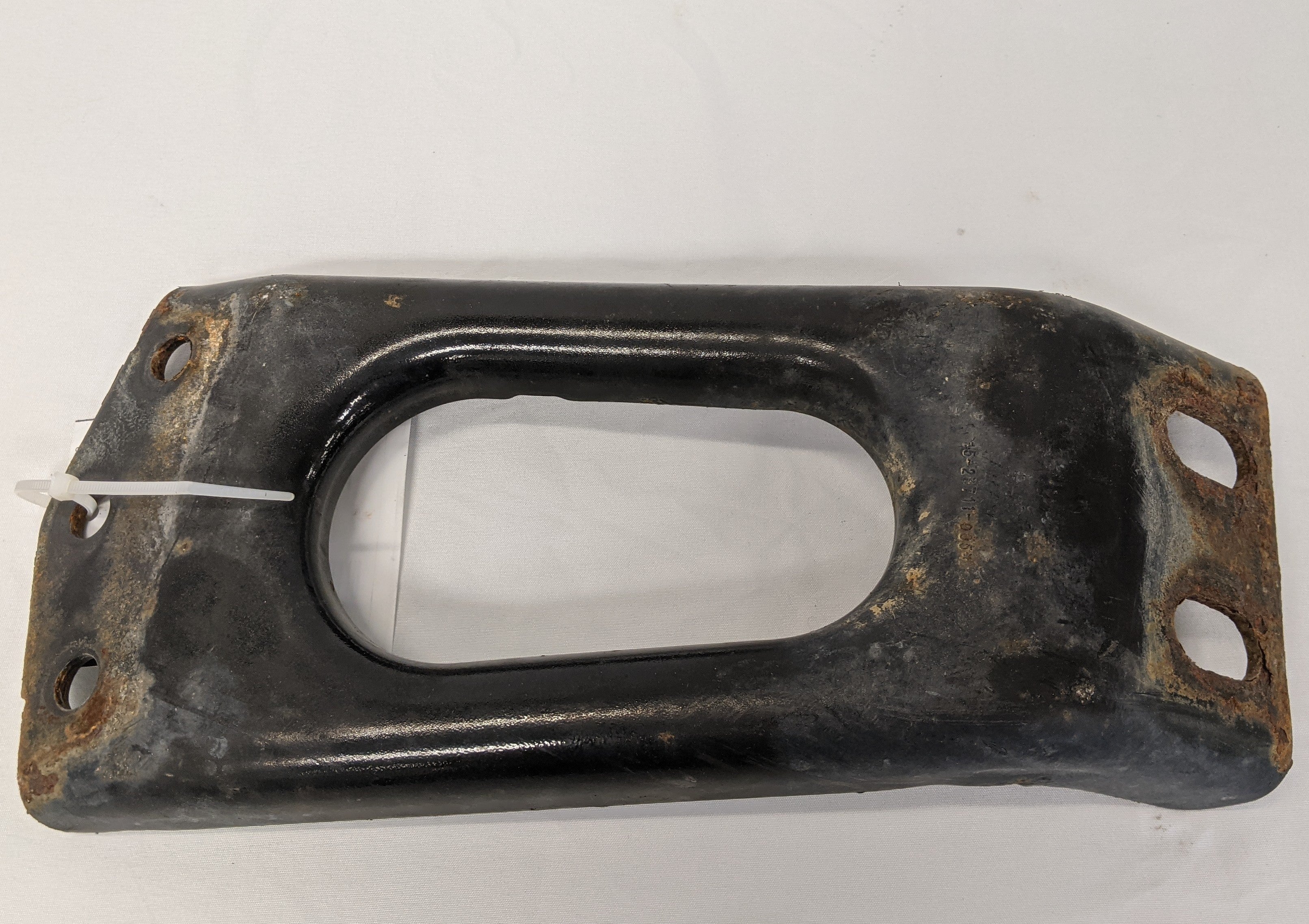 Used Freightliner Cascadia P3 RH Engine Crossmember Bracket - P/N 15-23711-005 (10094981087548)