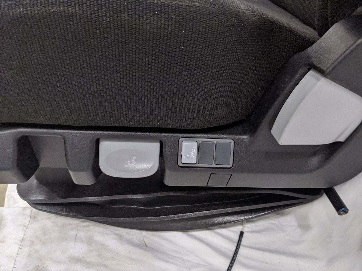 Freightliner Cascadia RH Complete L1 Basic Seat Assembly - P/N ISR 816002 332