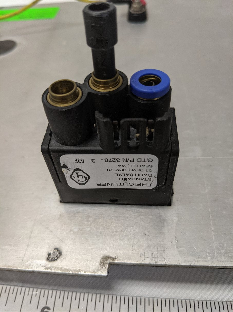 22-45867-010 - Freightliner Instrument Dash Panel (used)