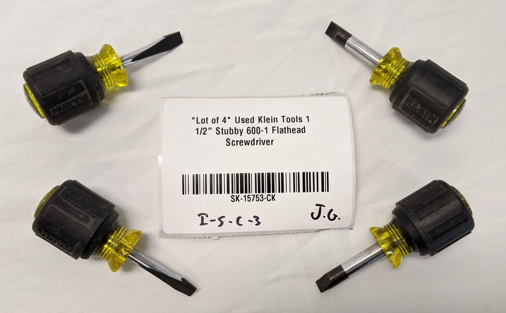 *Lot of 4* Used Klein Tools 1 1/2" Stubby 600-1 Flathead Screwdriver