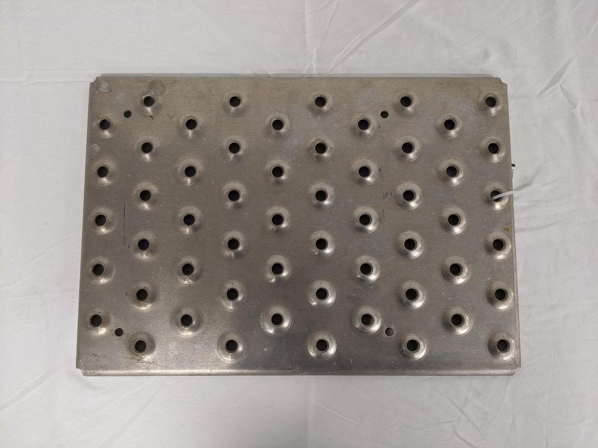 Used Freightliner 19 ¾" x 13 ¾" Outboard Deck Plate - P/N  22-69180-001 (6749022158934)