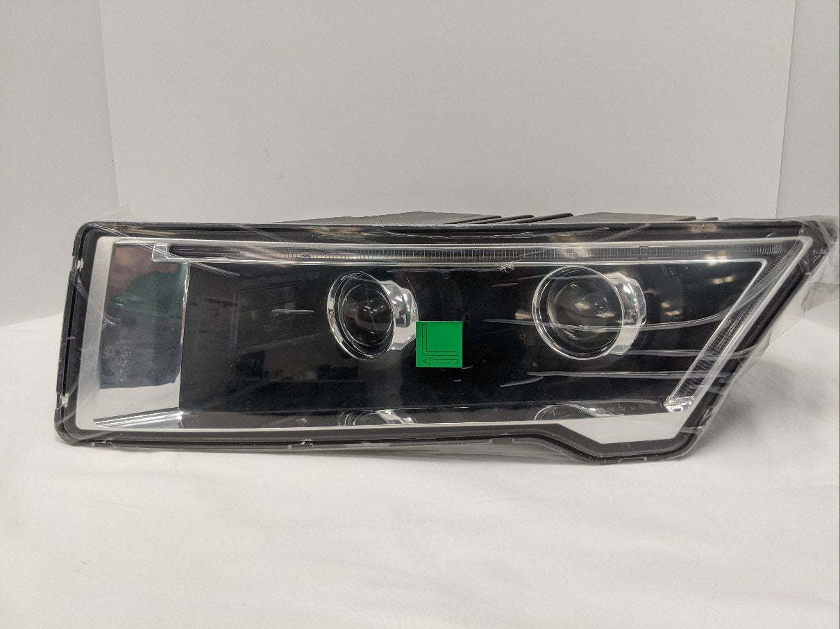Western Star 5700 LH Headlight H9/H11 Halogen | A06-88767-006