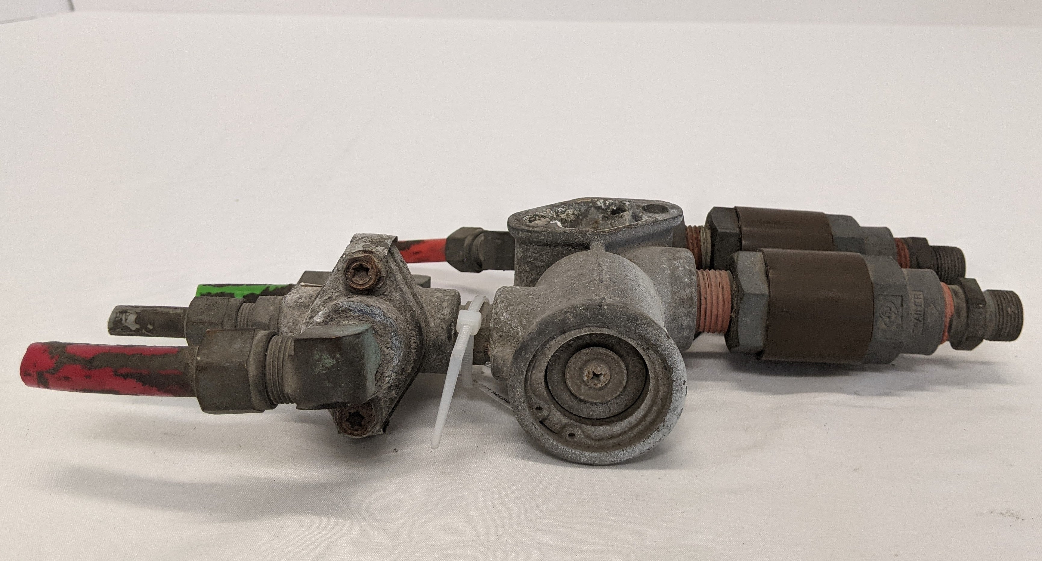 Used Bendix Trailer Valve & Tractor Protection Quick Release Valve -P/N T-243850 (10018174402876)
