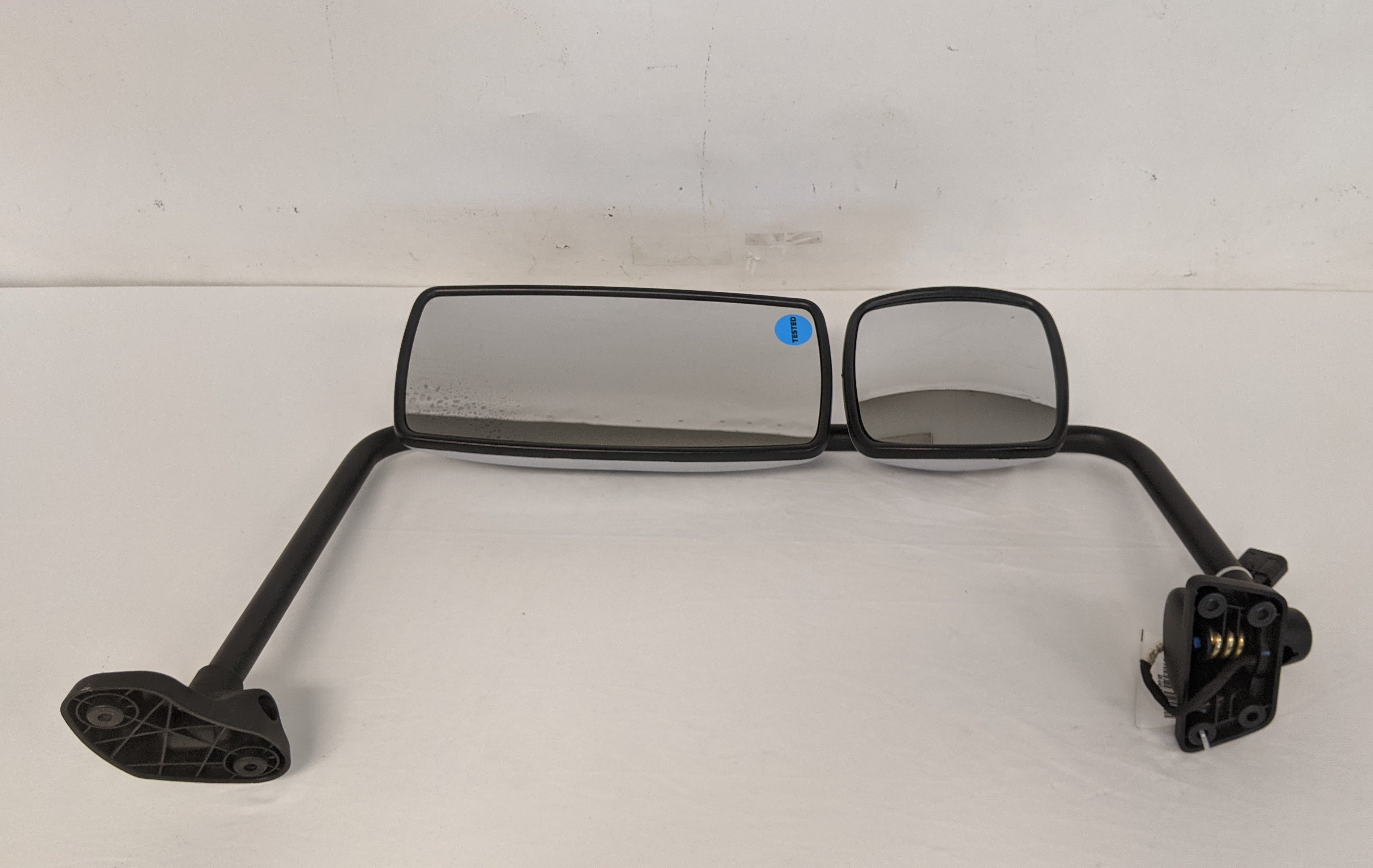 Damaged Freightliner M2 RH Remote Heated Chrome Door Mirror - P/N A22-74244-007 (6550110961750)