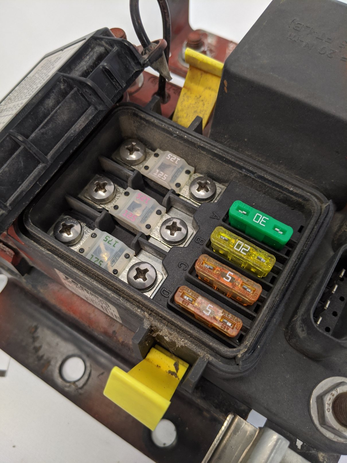 Used Freightliner Powernet Junction Box w/ Bracket - P/N A06-75148-011