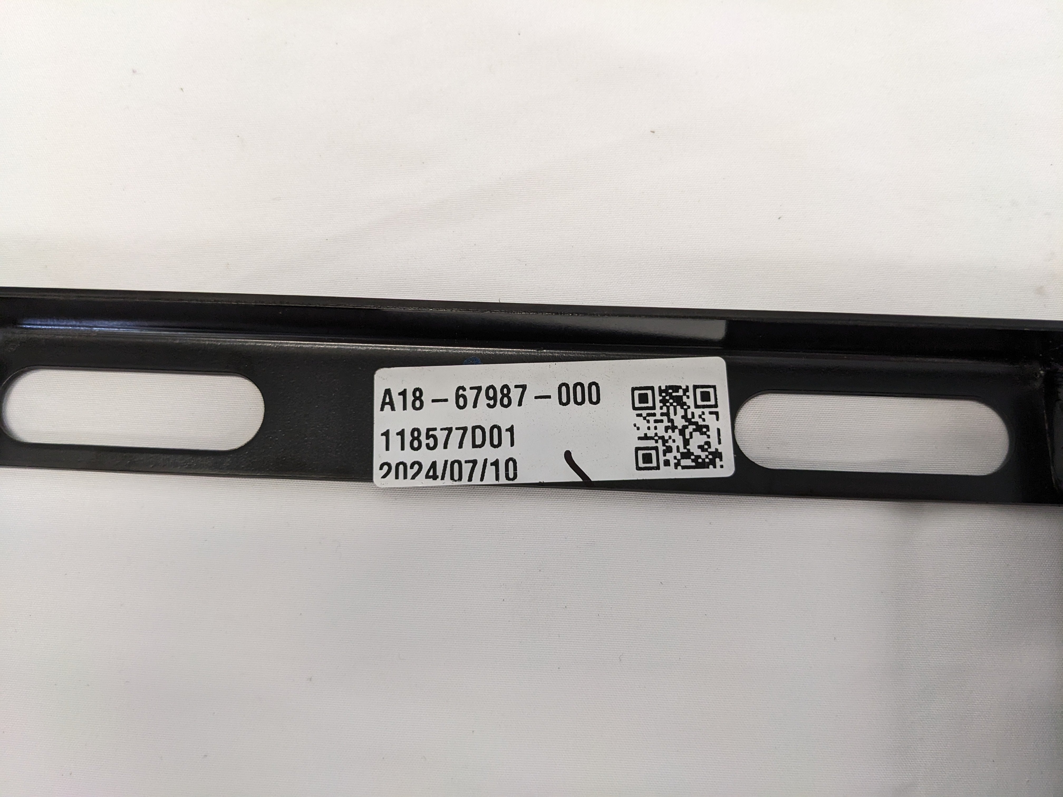 Freightliner Cascadia Lower ISRI Seat Riser - A18-67987-000