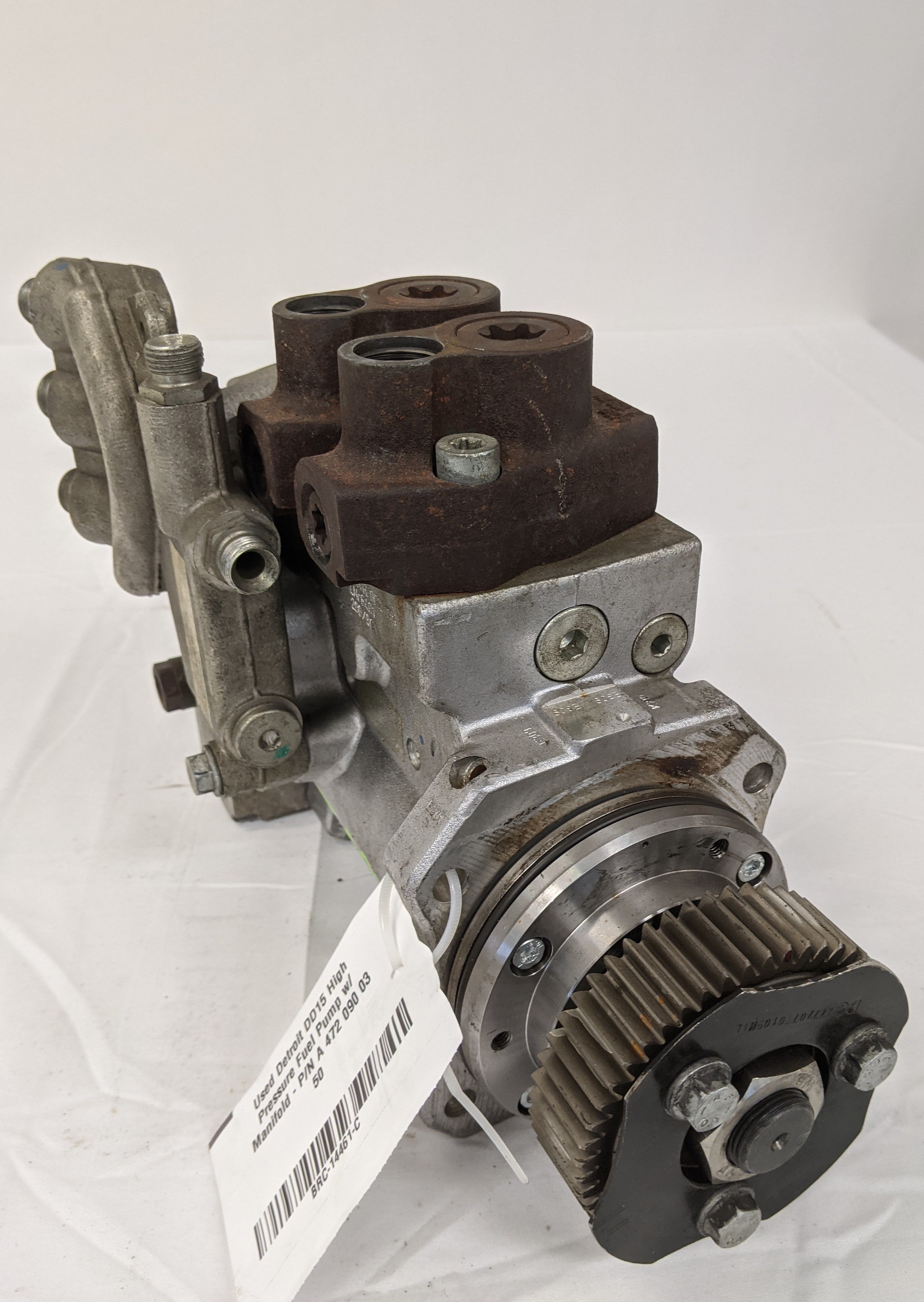 Used Detroit DD15 High Pressure Fuel Pump w/ Manifold - P/N A 472 090 03 50 (10091355734332)