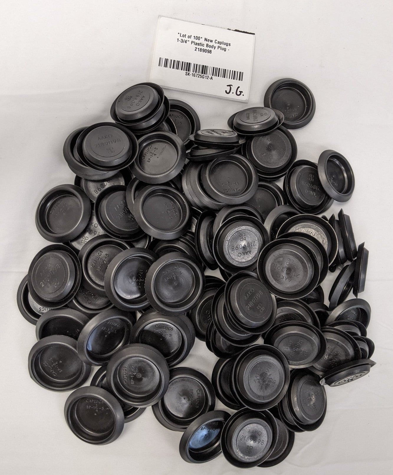 *Lot of 100* New Caplugs 1-3/4" Plastic Body Plug - 2189098