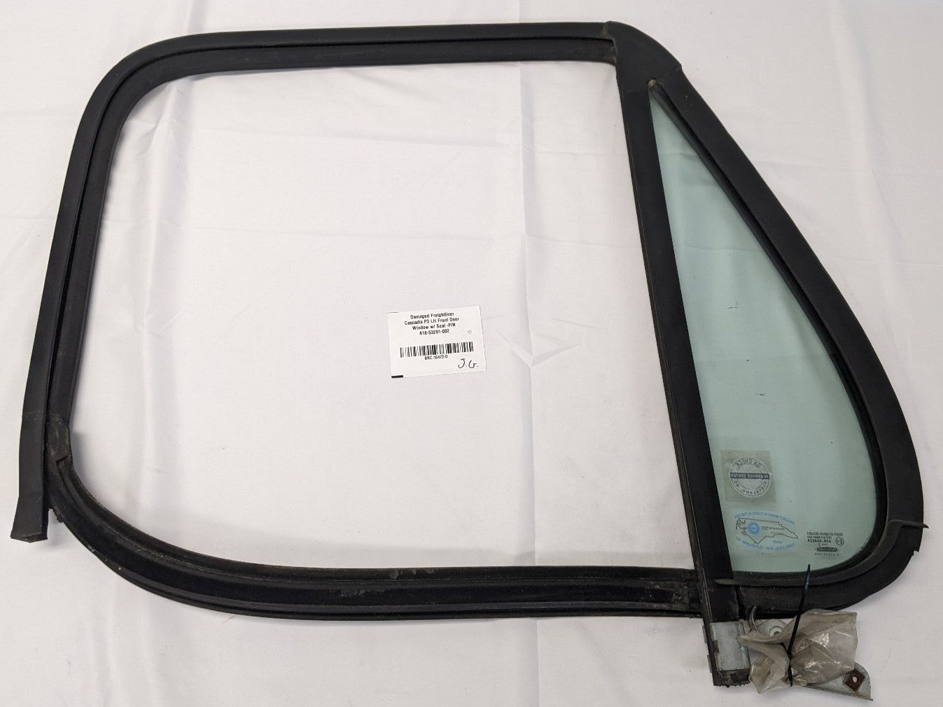 Damaged Freightliner Cascadia P3 LH Front Door Window w/ Seal -P/N A18-53291-002