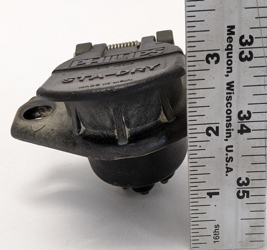 Phillips STA-DRY 7-Way Trailer Socket 2-Hole | 16-720