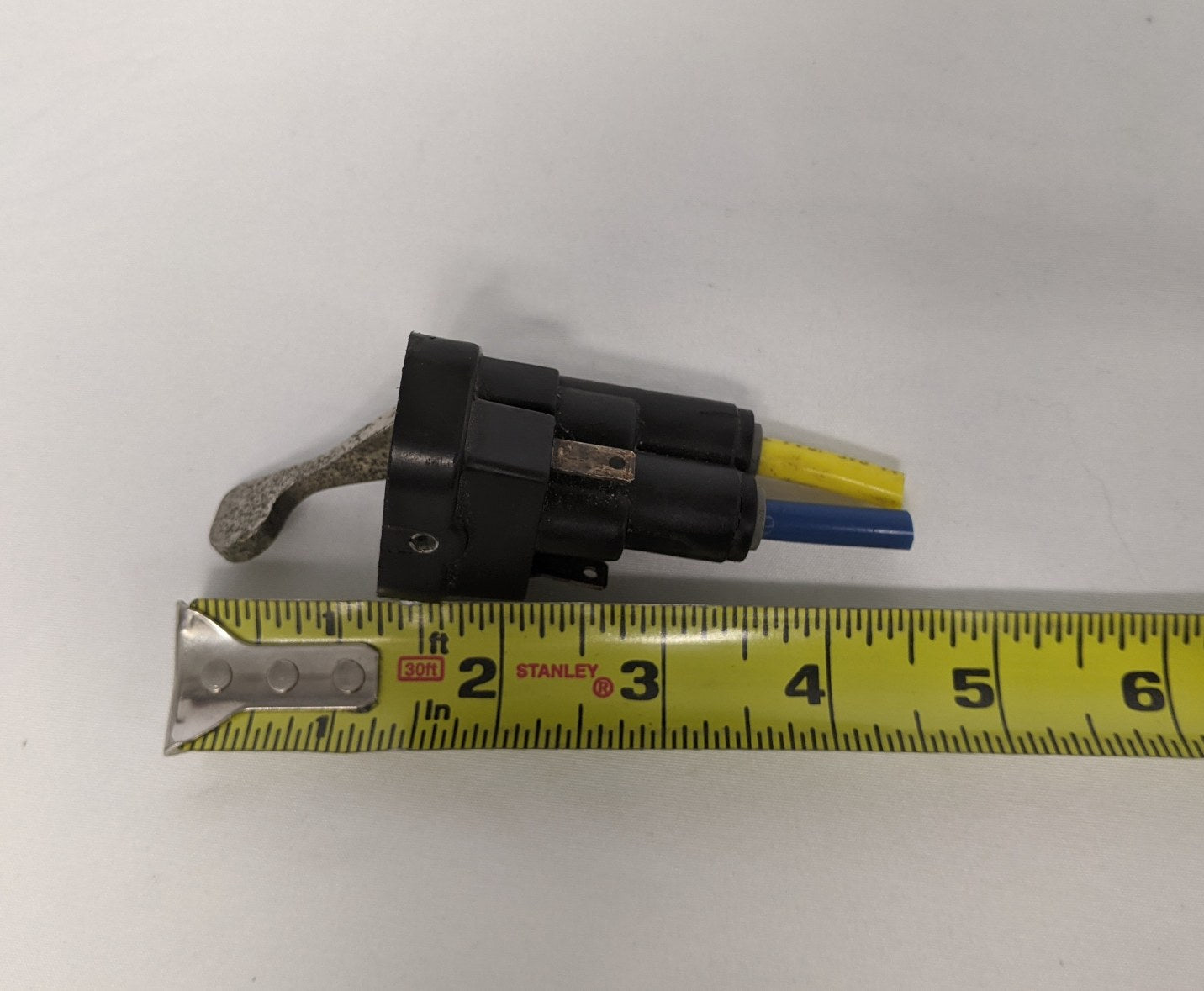 Used Freightliner Electric Air Toggle Control Valve - P/N GTD 3220 1 (10011616215356)