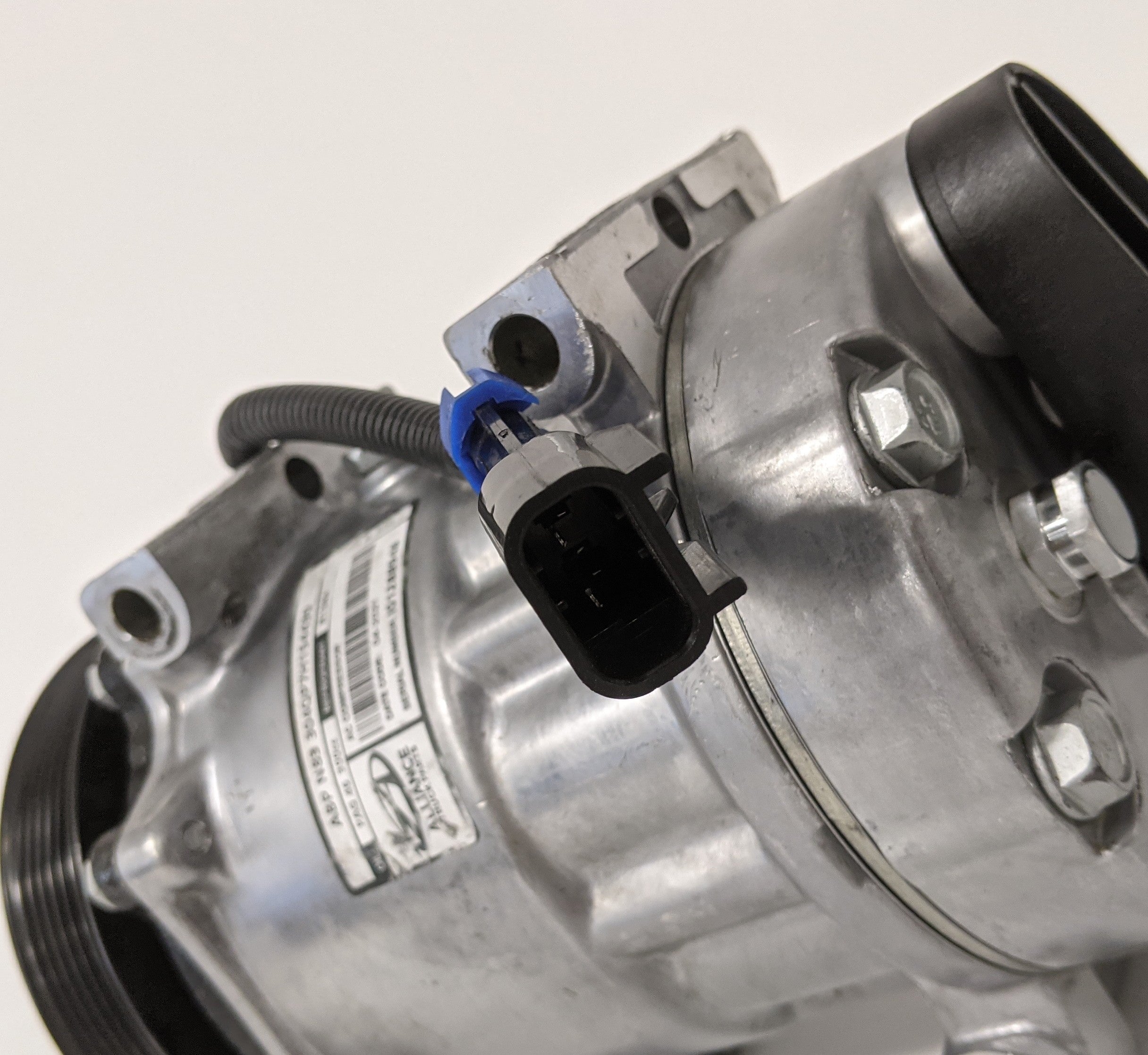 Used Alliance 12V 6 Groove DM A/C Compressor | ABPN83304QP7H154430