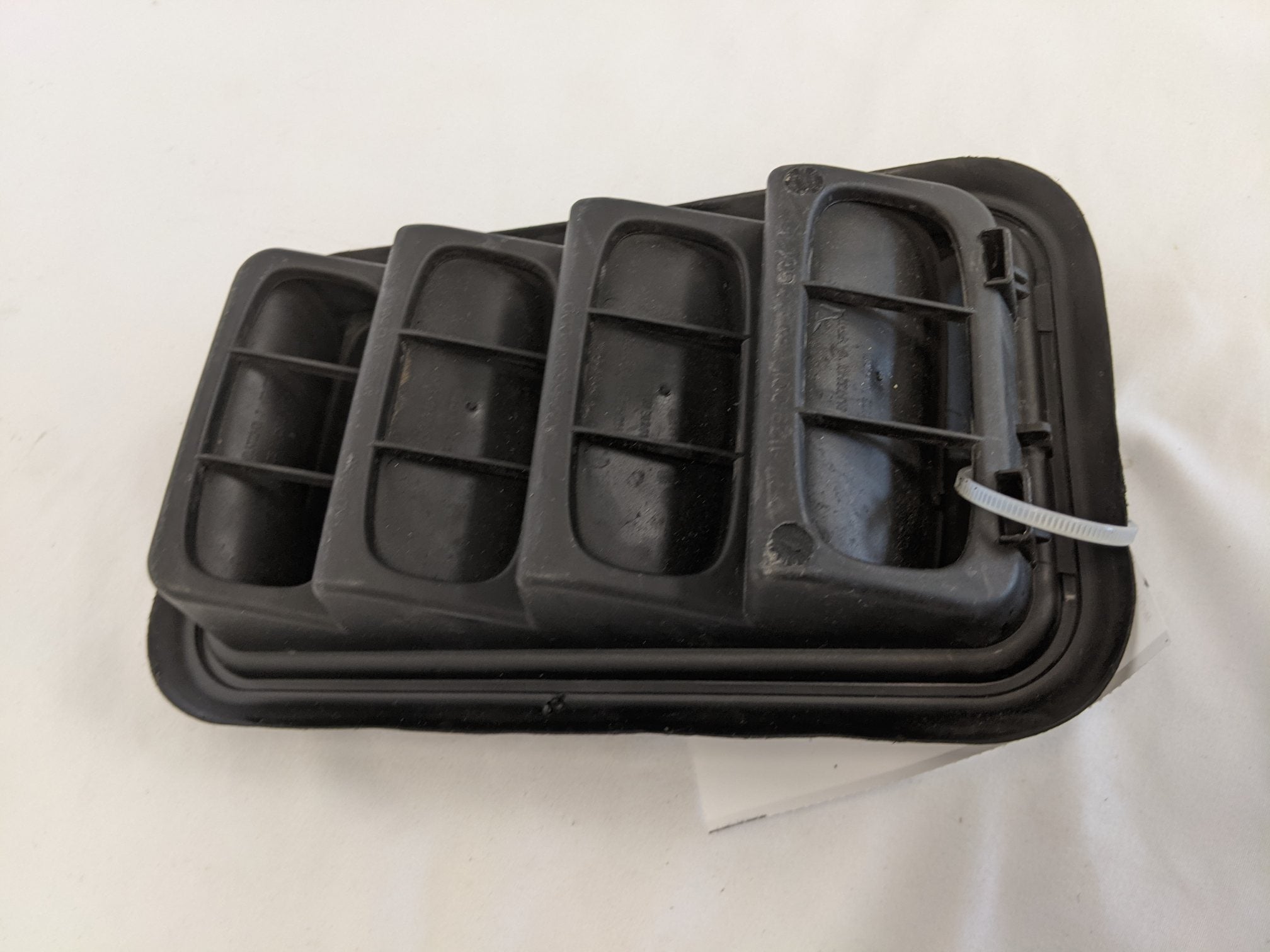 Used Freightliner Cascadia P3 HVAC Exhauster Path Cab Vent - P/N A22-66364-000 (10175090229564)