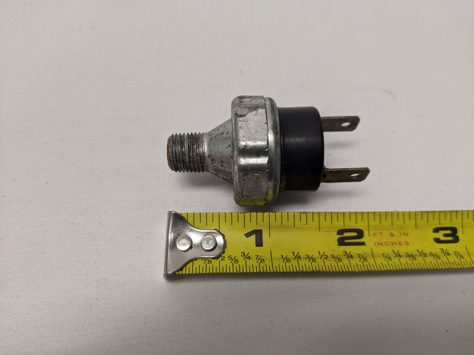 Freightliner Normally Open Air Pressure Cut-Off Switch - Used