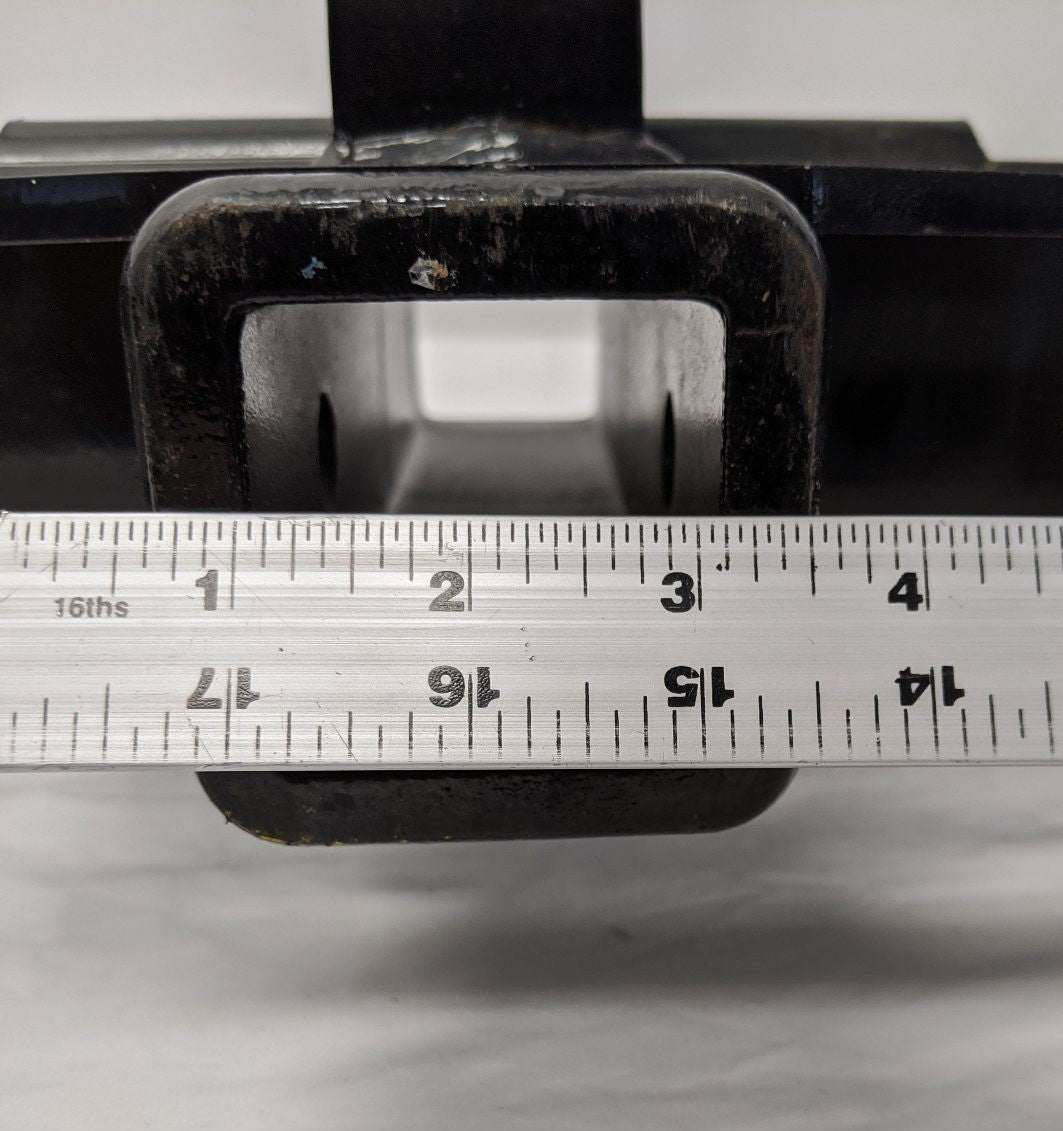 Freightliner 15K Rear Radiator Hitch Bracket - P/N A21-29023-001