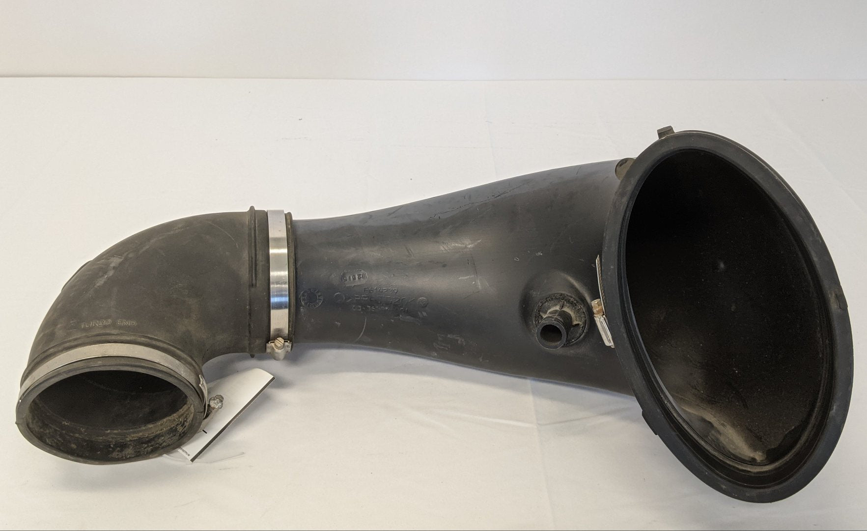 Used Detroit DD15 14L HDEP Molded Air Intake Tube w/ Elbow- P/N 03-36089-001 (10025659826492)