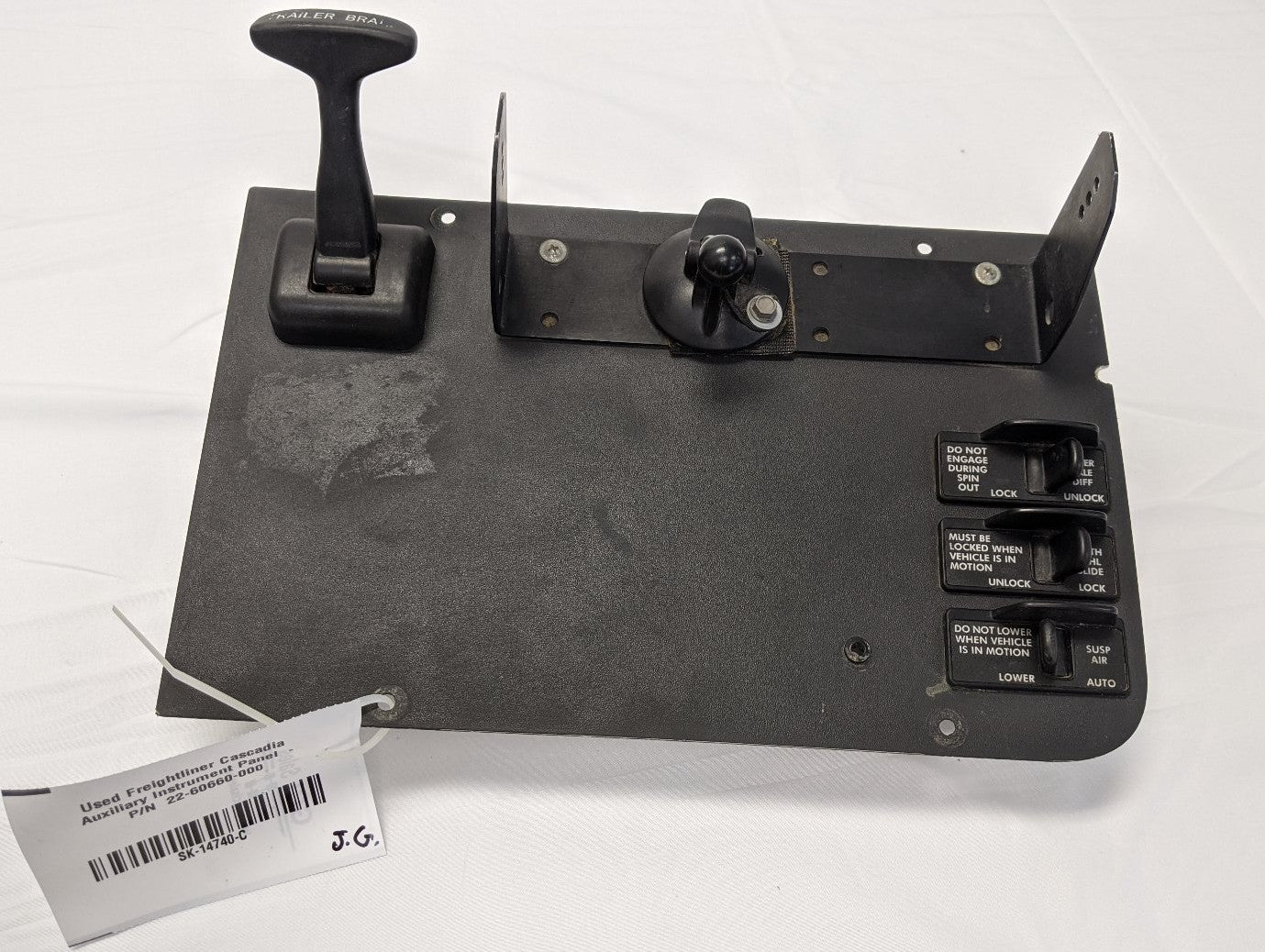 22-60660-000 - Freightliner Cascadia Instrument Panel (used)