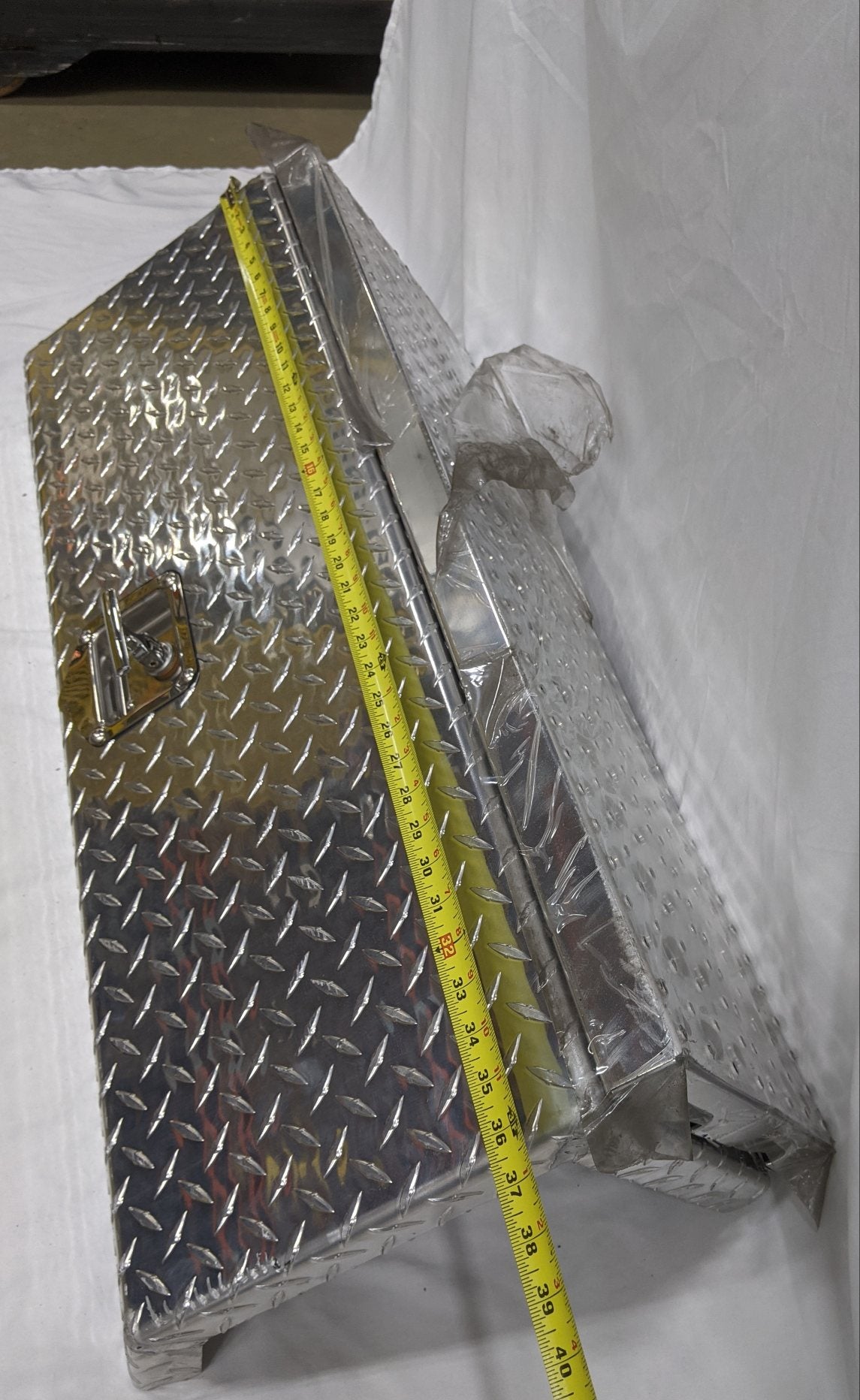 New Freightliner Diamond Lift Off Tool Box Cover - P/N 22-60614-004 (10141446111548)