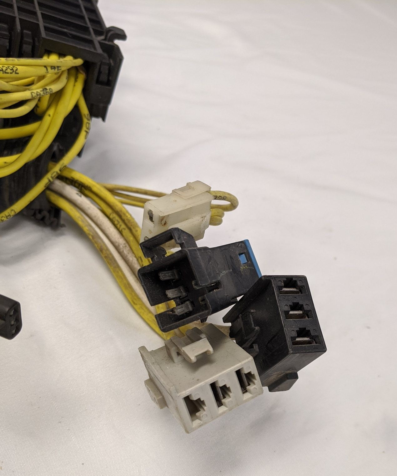 Freightliner Fuse Circuit Protection Wiring Harness (A06-24054-003) - Damaged