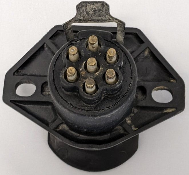 Phillips STA-DRY 7-Way Trailer Socket 2-Hole | 16-720