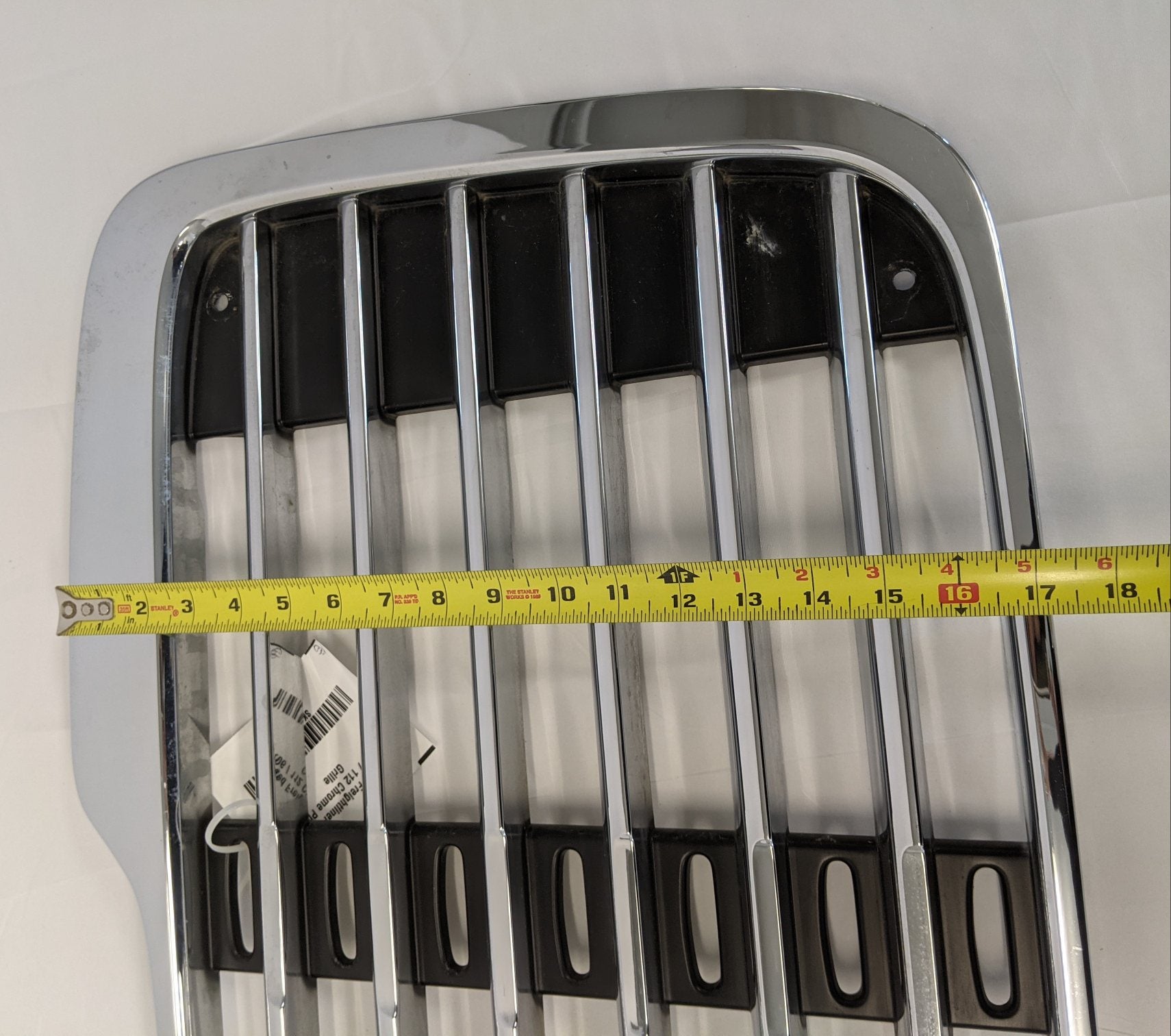 Damaged Freightliner OEM M2 106 / 112 Chrome Plated Grille -P/N 17-14787-001 (6728217657430)