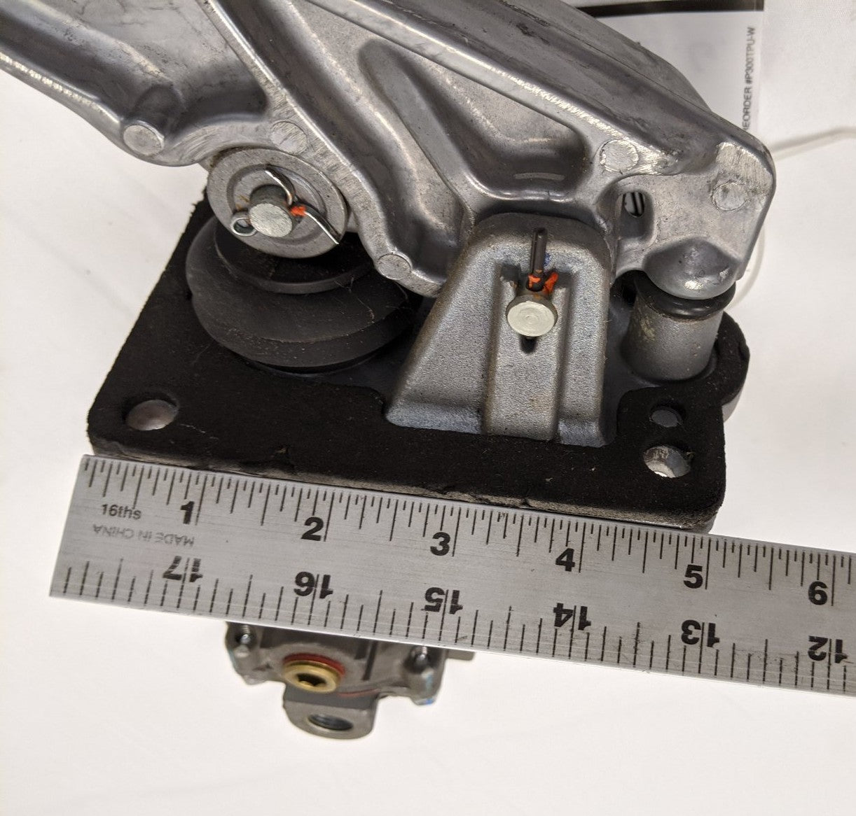 Bendix Valve Brake Pedal (A12-25704-000) - Used