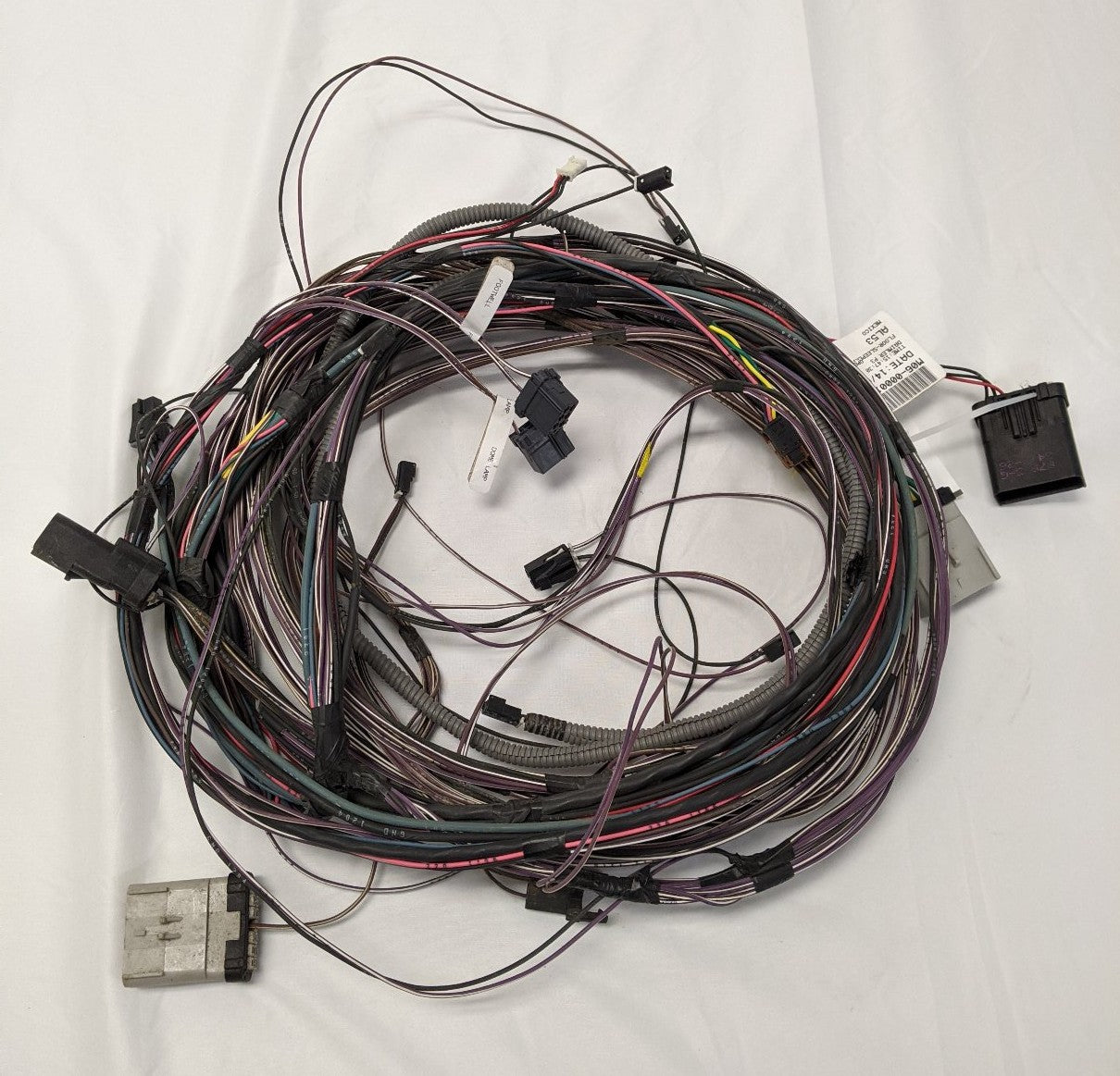 Used Freightliner Cascadia P3 Sleeper Cab Floor Wiring Harness -P/N 06-00001-428
