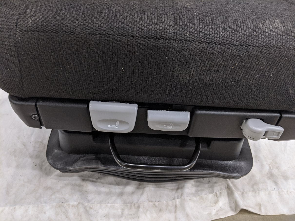 Freightliner Cascadia RH Complete L1 Basic Seat Assembly - P/N ISR 816002 332