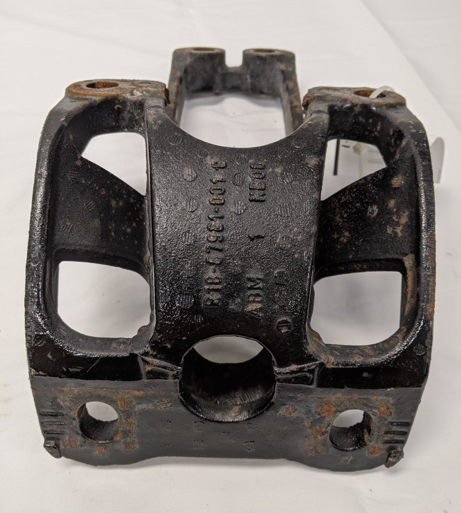 Used FTL Cascadia P4 Front Cab Support Mounting Bracket - P/N R18-67961-001