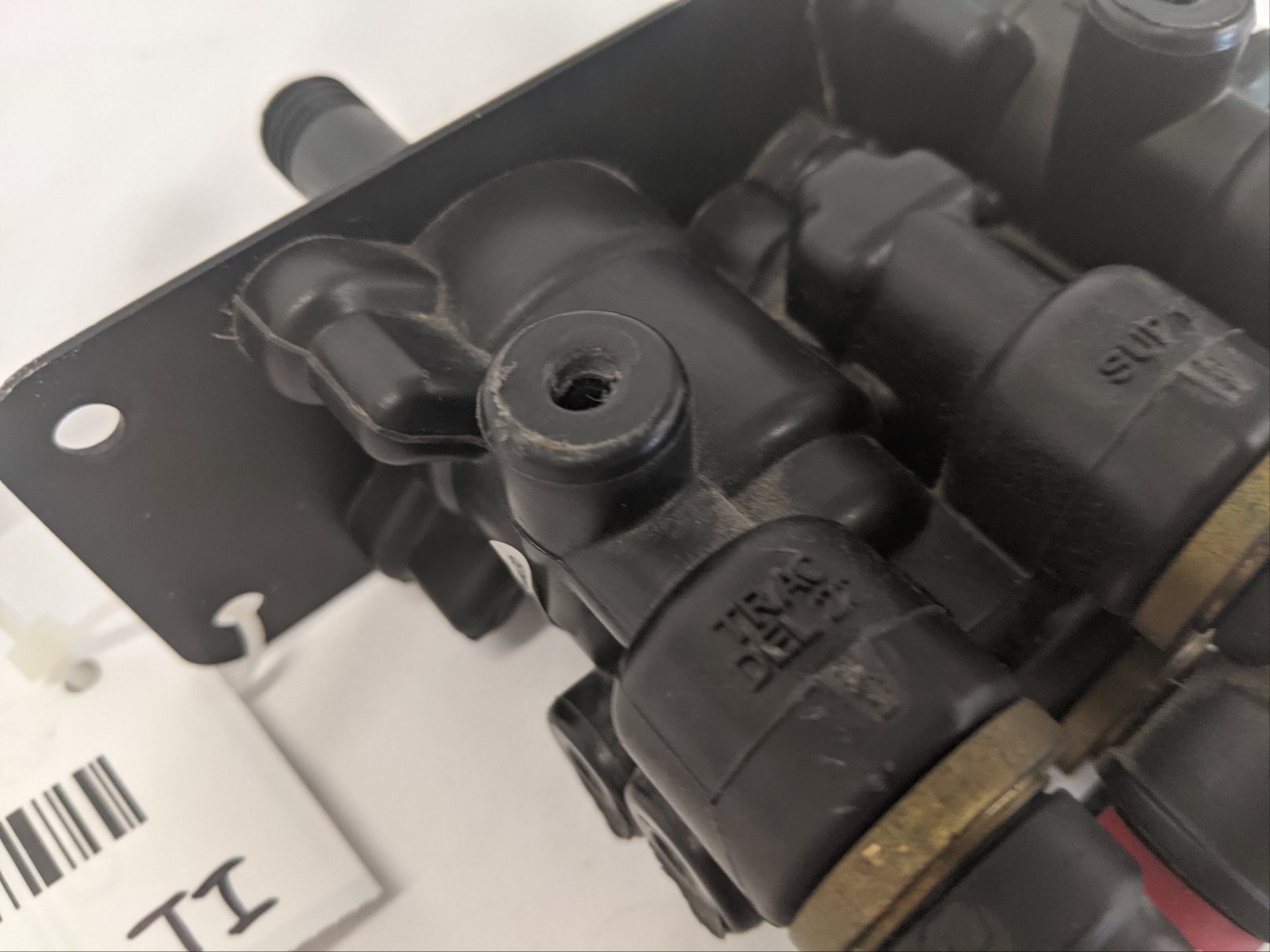 5018303 - Bendix Mv3 Trailer Air Supply/Parking Brake Valve
