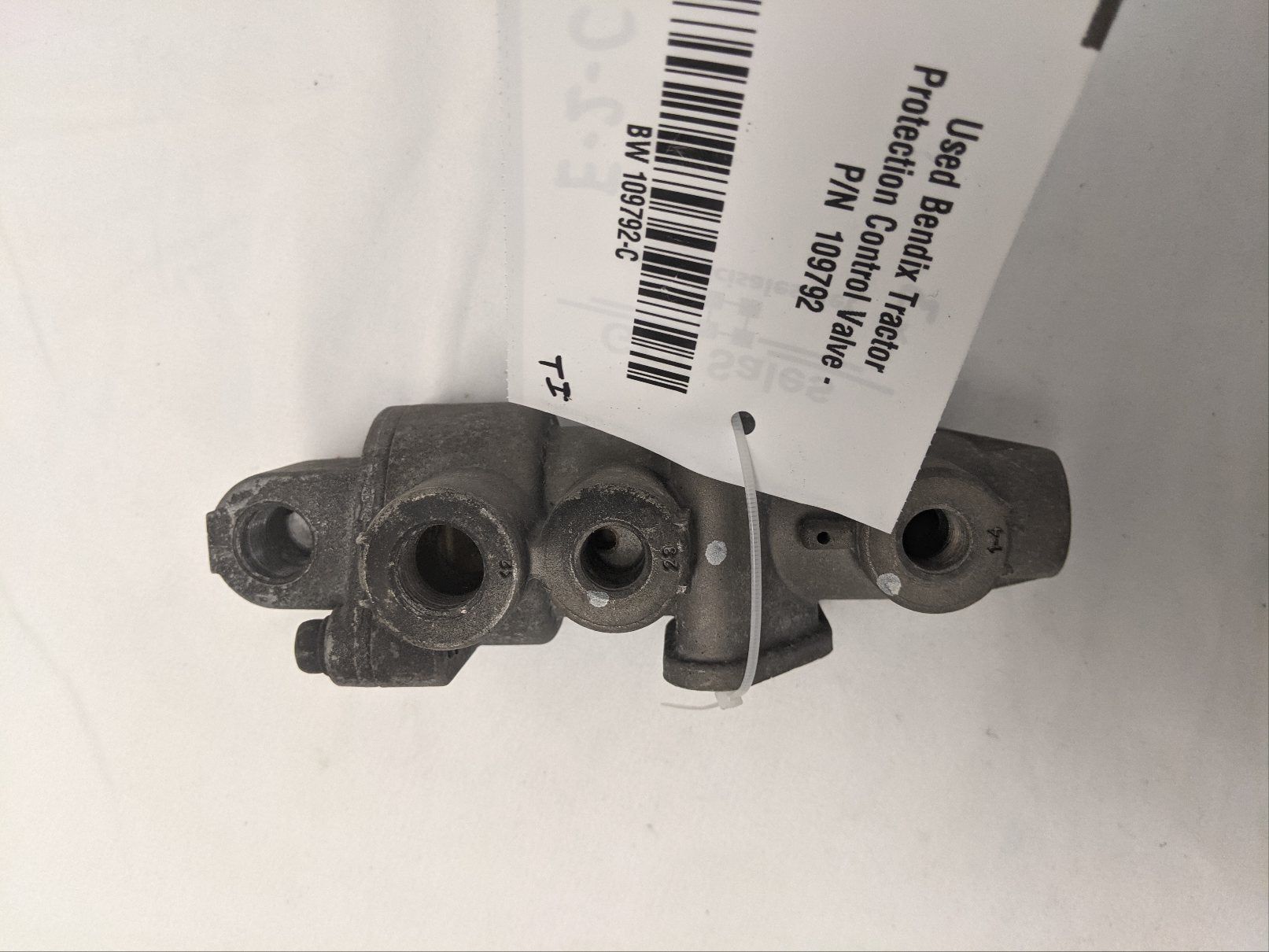 Used Bendix Tractor Protection Control Valve - P/N  109792