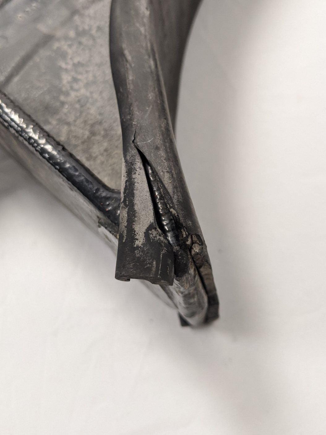 Freightliner 23" Diameter Fuel Tank Bracket - 03-33819-000