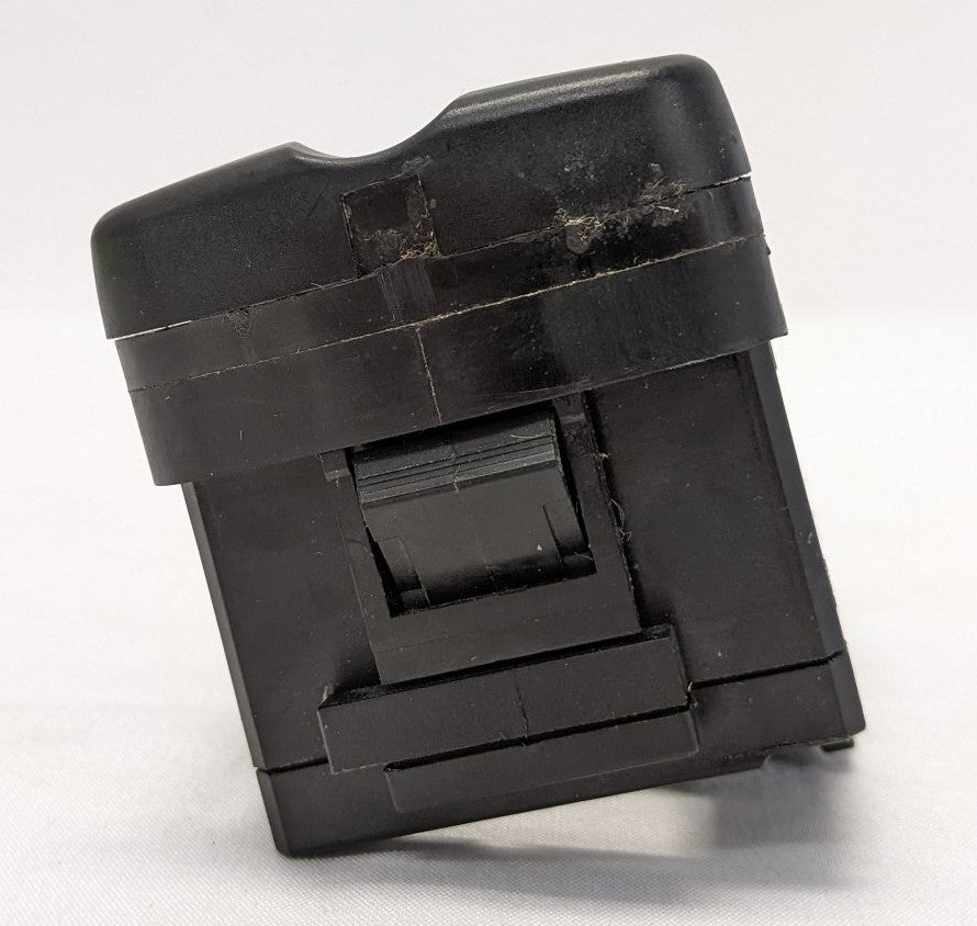 Freightliner Cascadia P3 Switch Receptacle A06-60973-000 Used
