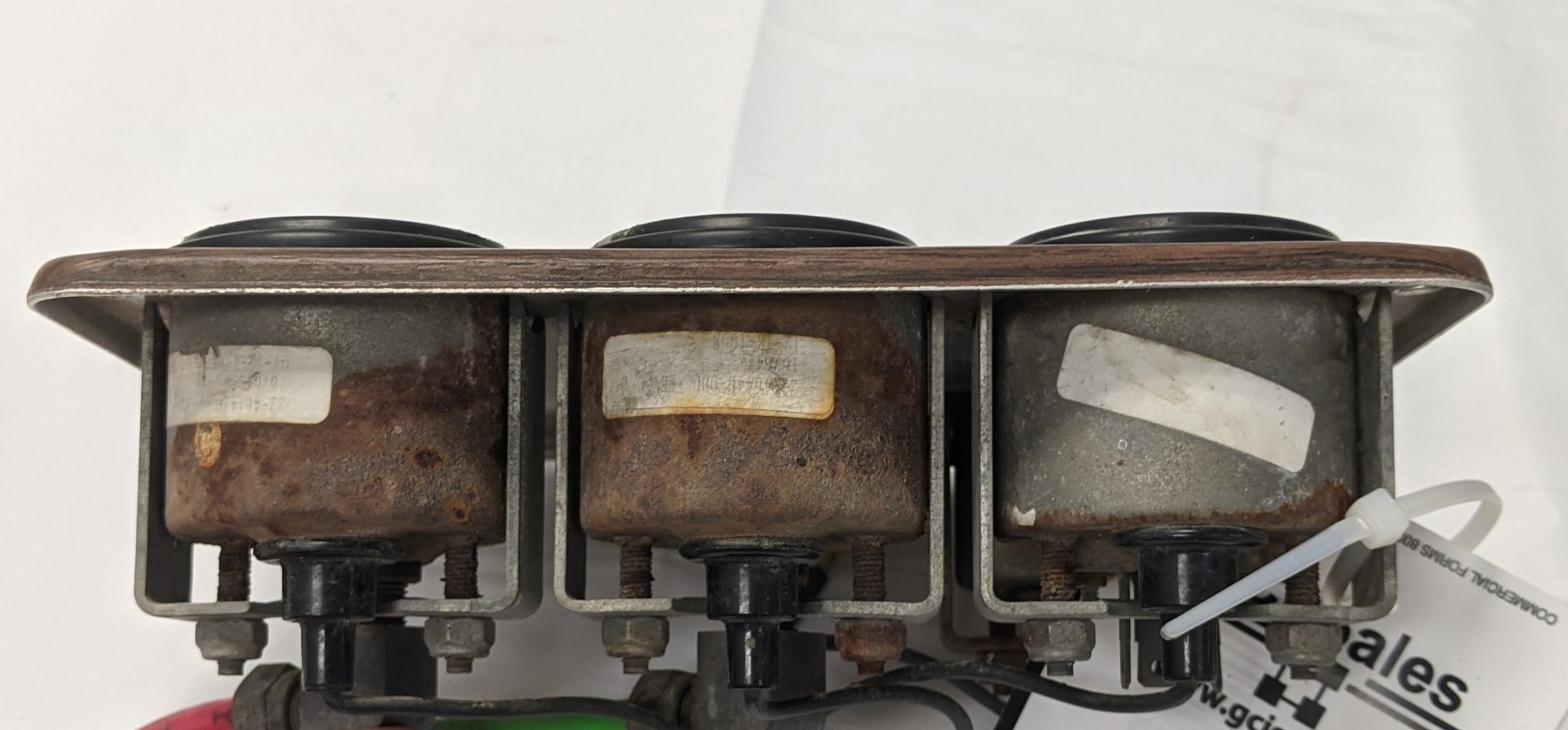 Damaged FTL FLD Classic Woodgrain Dash Panel w/ 4 Black Gauges -P/N 22-20982-002