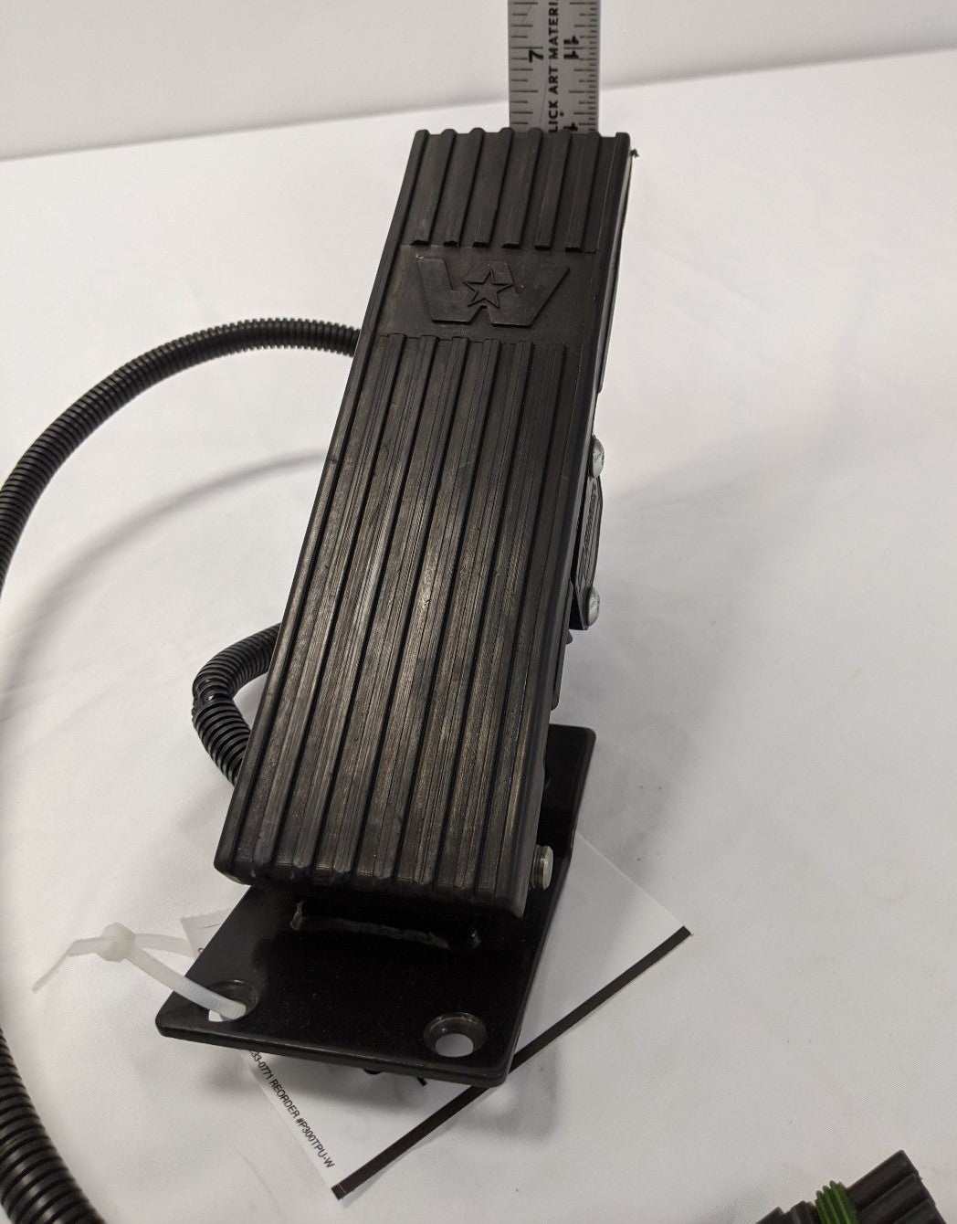 Used Western Star 4900 Dual Analog Accelerator Pedal - P/N  A01-31834-001